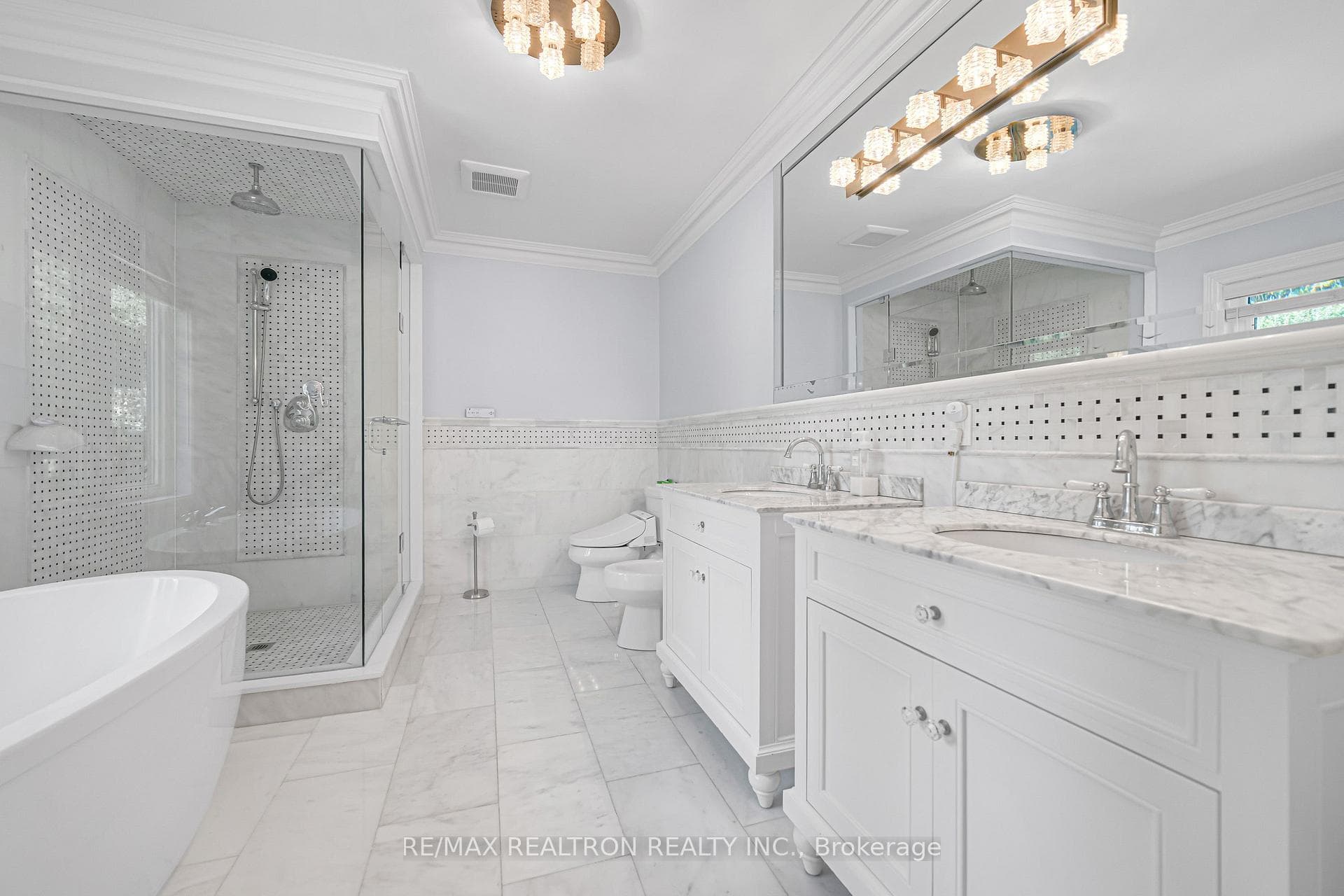 37 Stuart Crescent photo 44