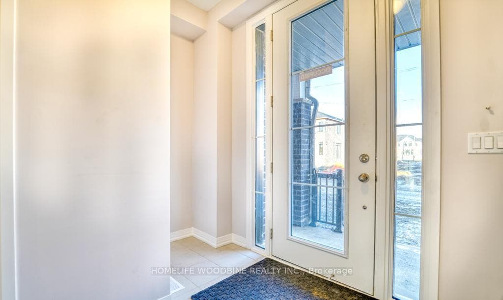 42 Freedom Crescent photo 2