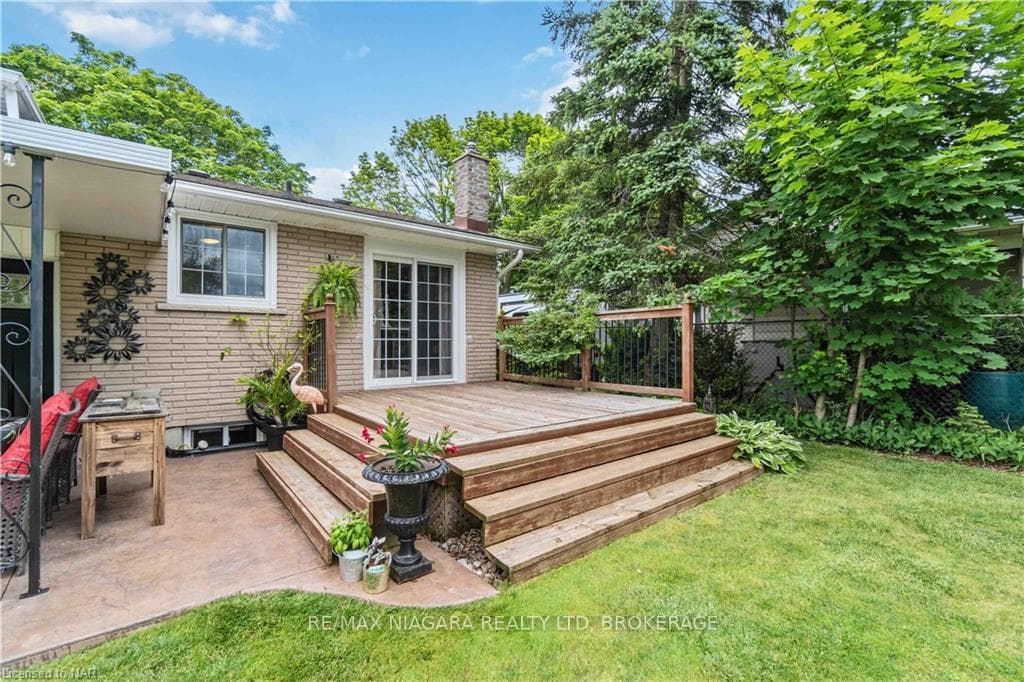 6638 ARGYLL Crescent photo 30