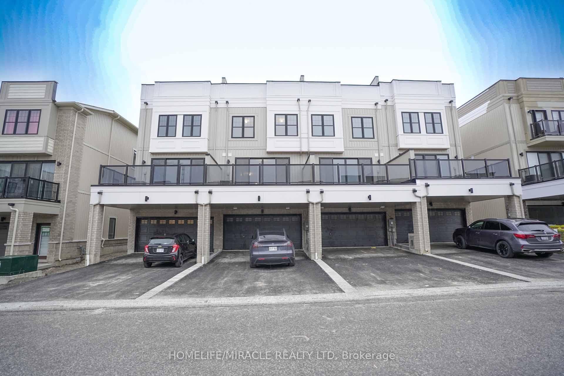 1561 Green Road photo 1