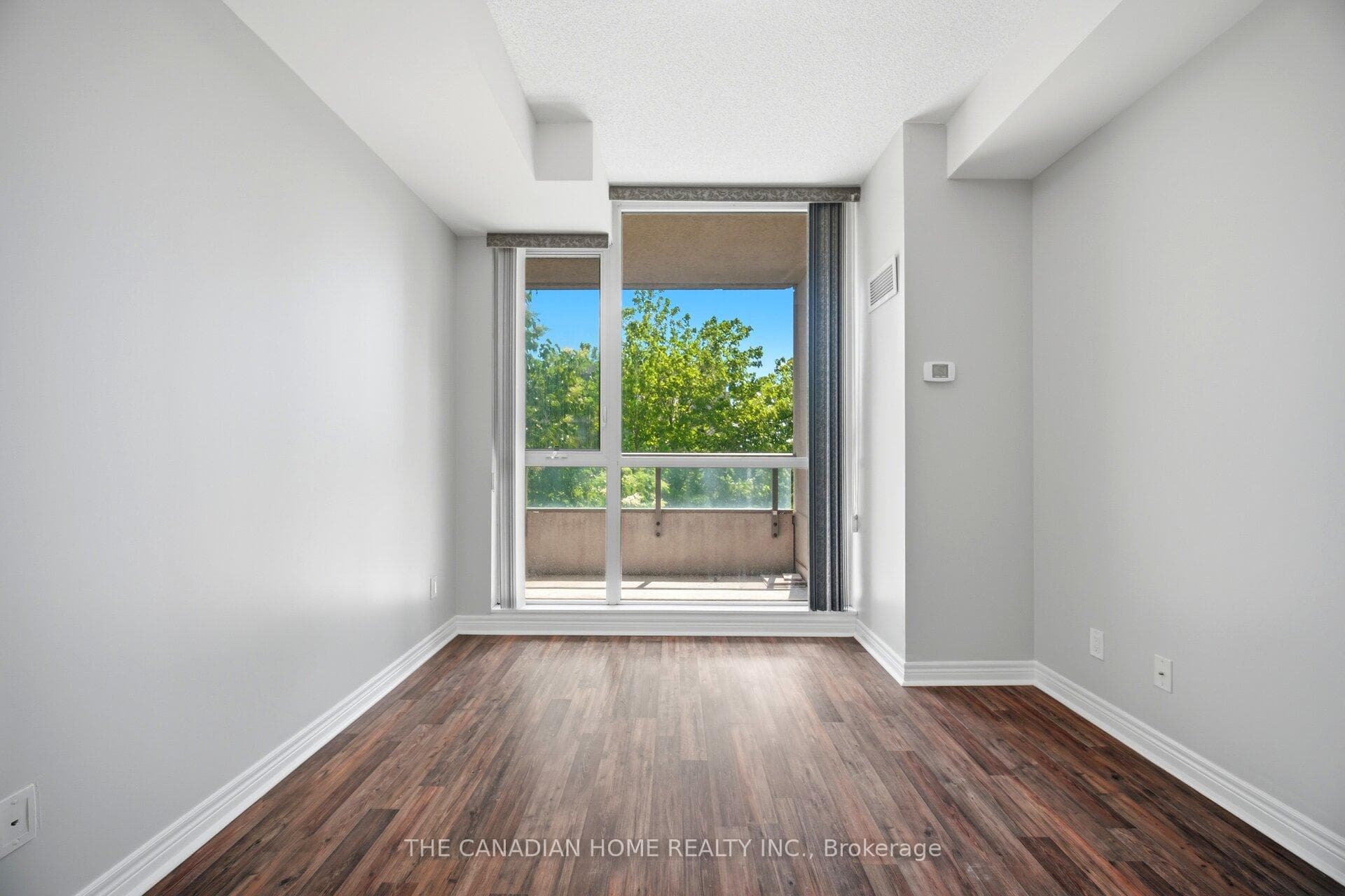 339 Rathburn Road Unit 212 photo 19