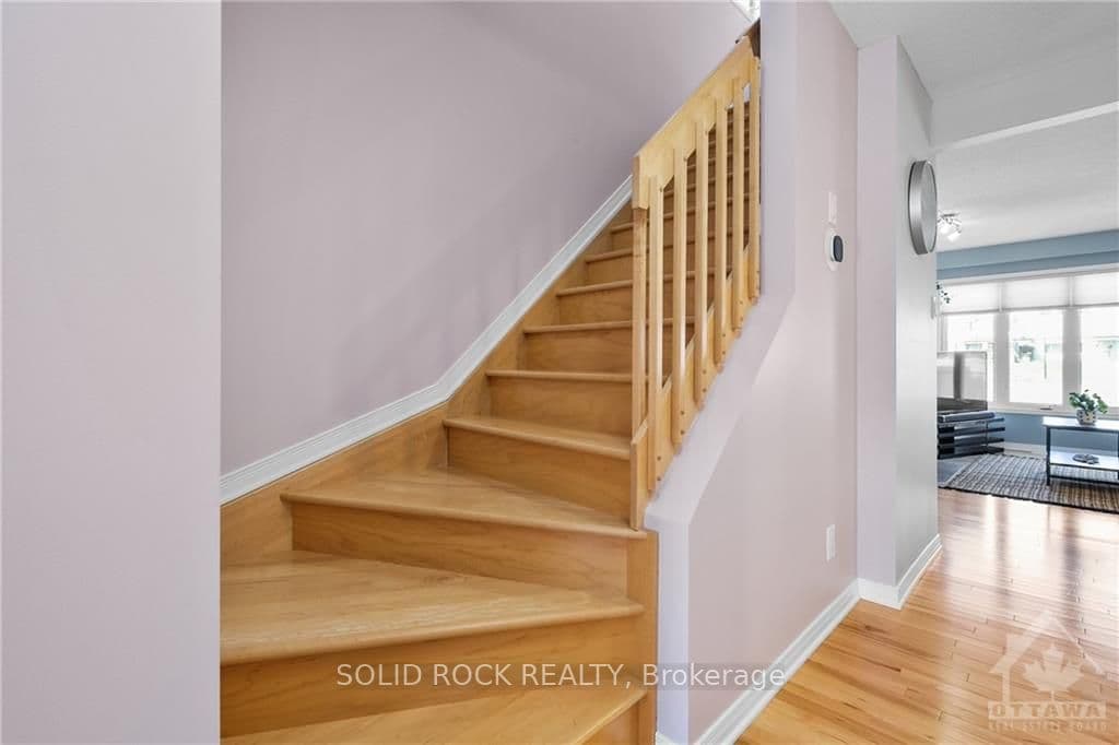 2582 RAYMOND Street photo 15