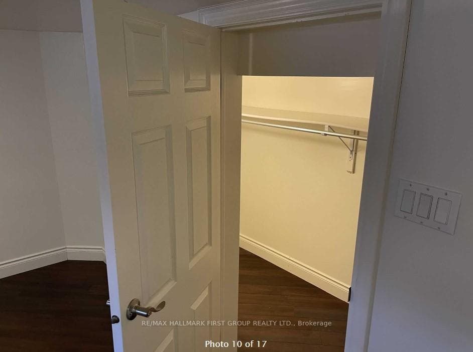 26 Whiting Ave Avenue Unit Lower photo 10