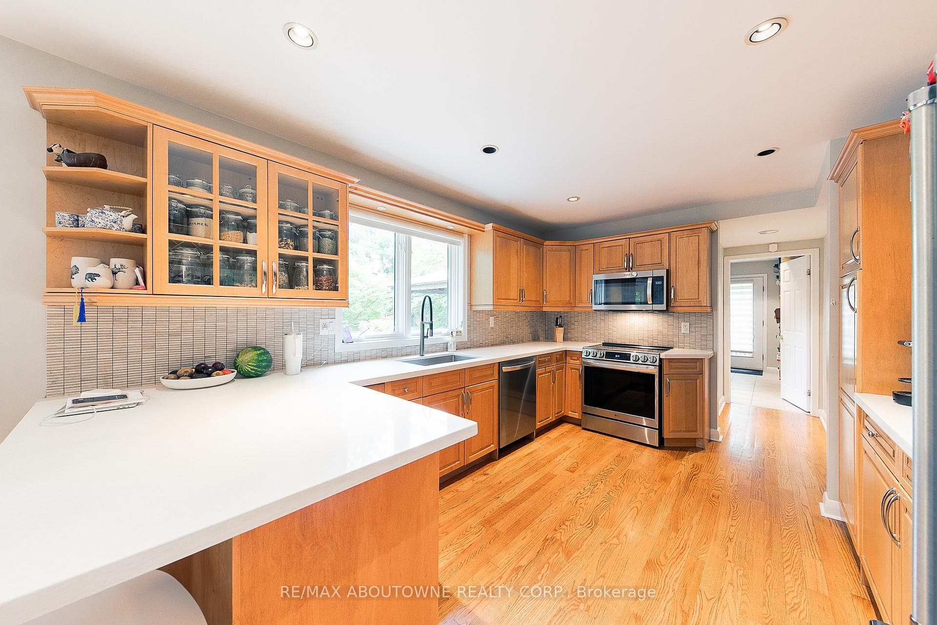 1290 Braeside Drive photo 12