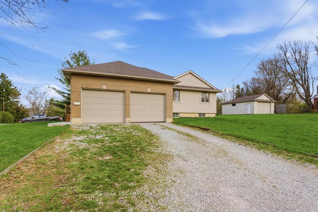 80 Lister Avenue photo 3