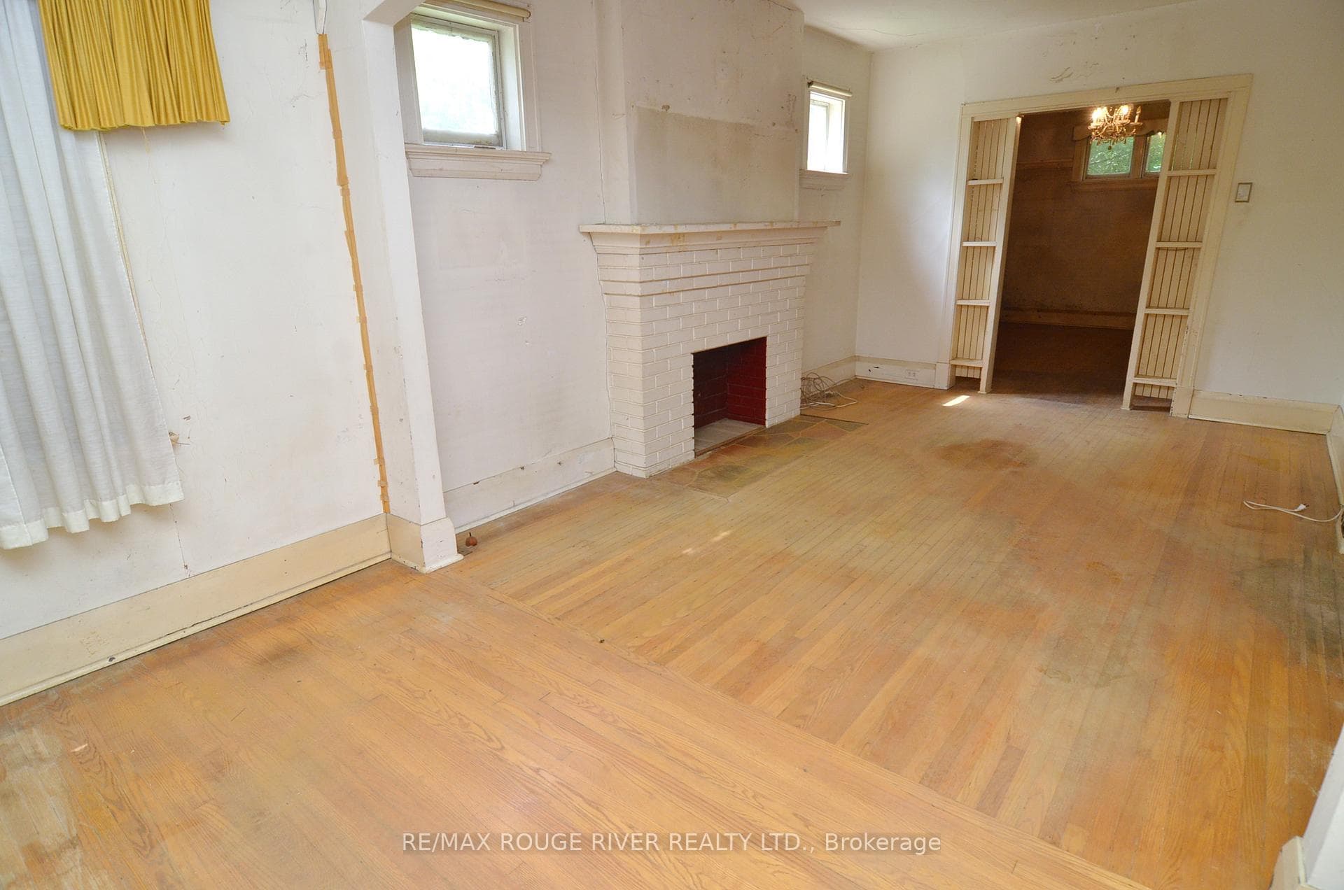 120 Castlefield Avenue photo 11