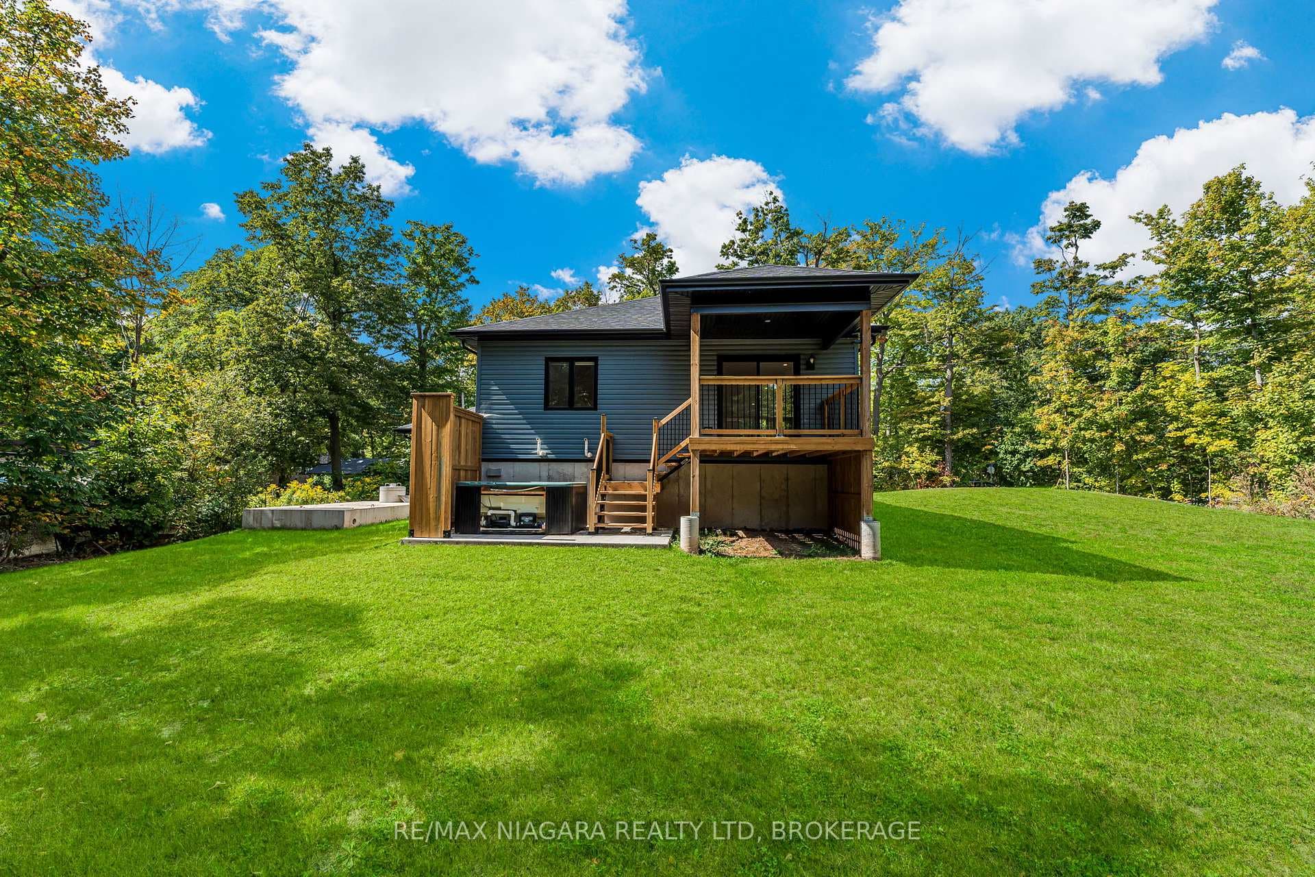 1018 Ridgewood Avenue photo 32