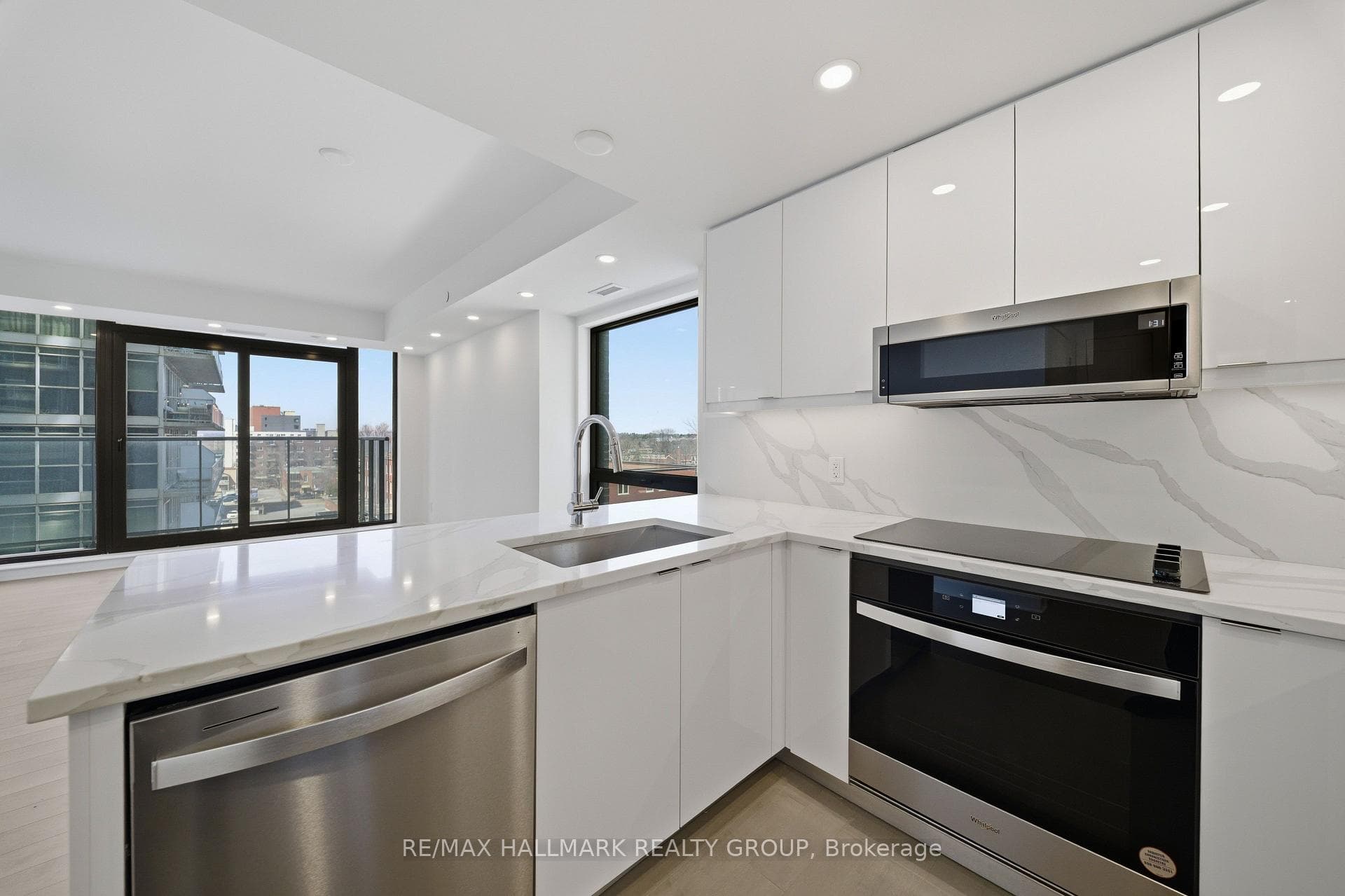 180 George Street Unit 1407 photo 9
