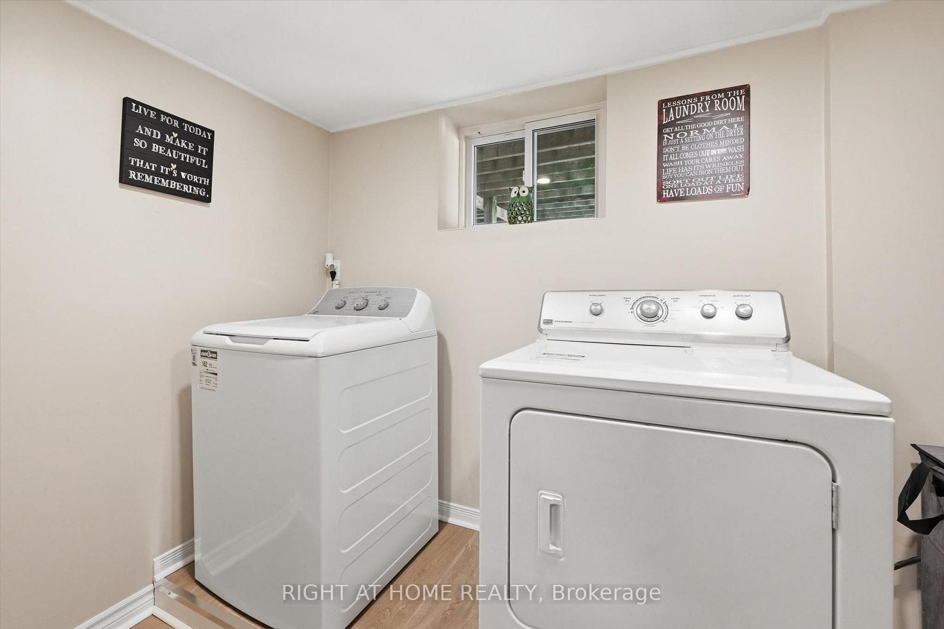 263 Weir's Lane photo 24