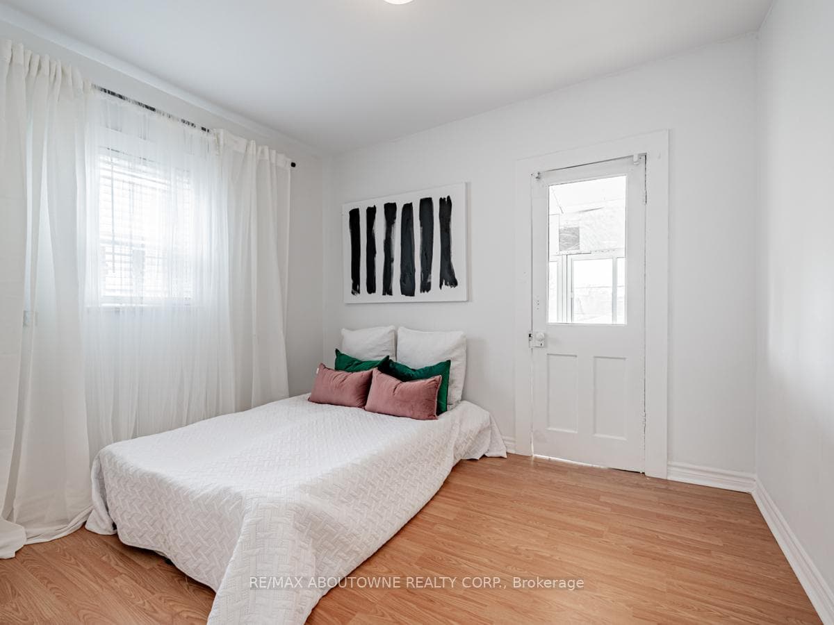 169 Lappin Avenue photo 21