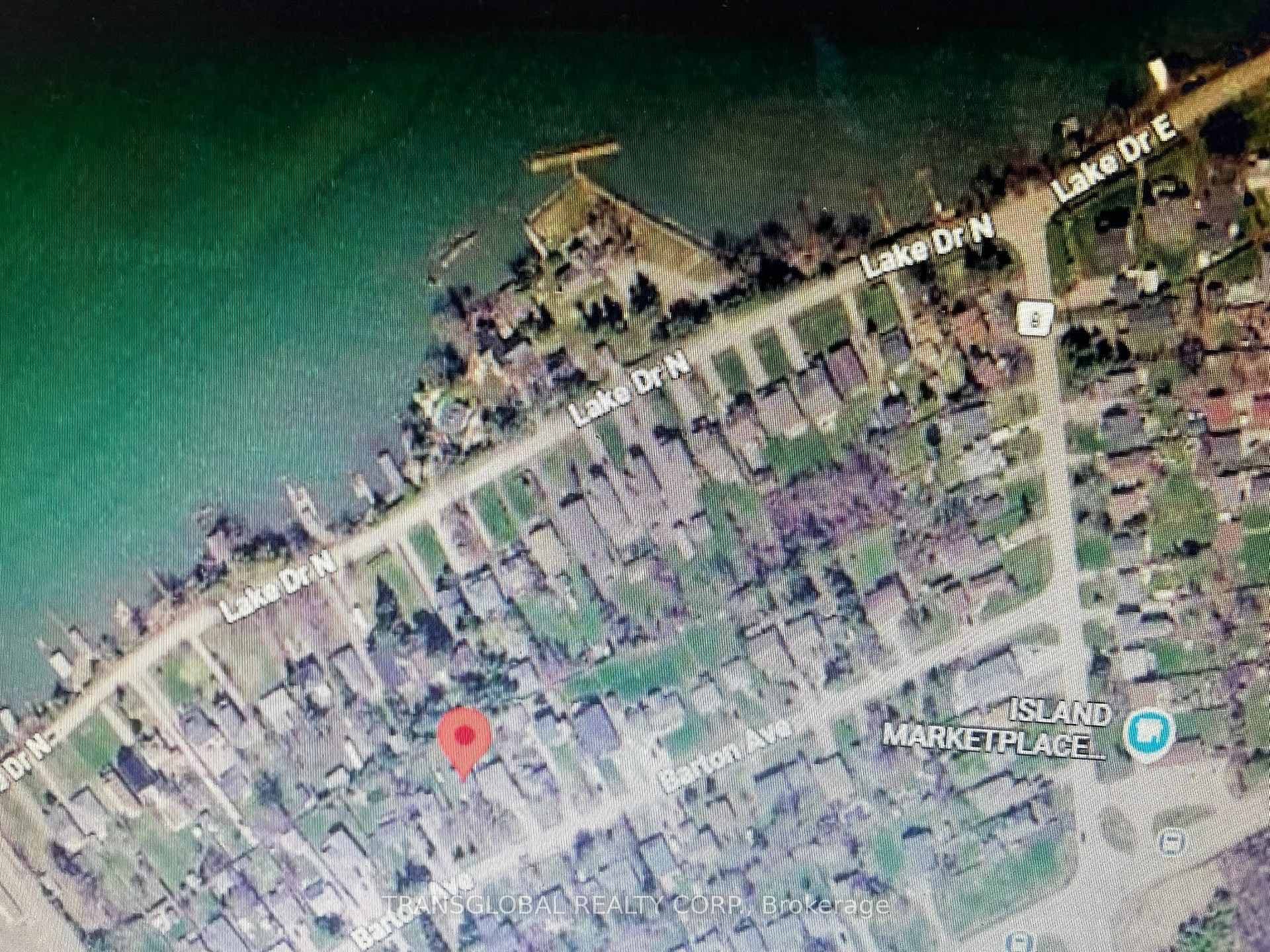 Location 1 block to Lake Simcoe