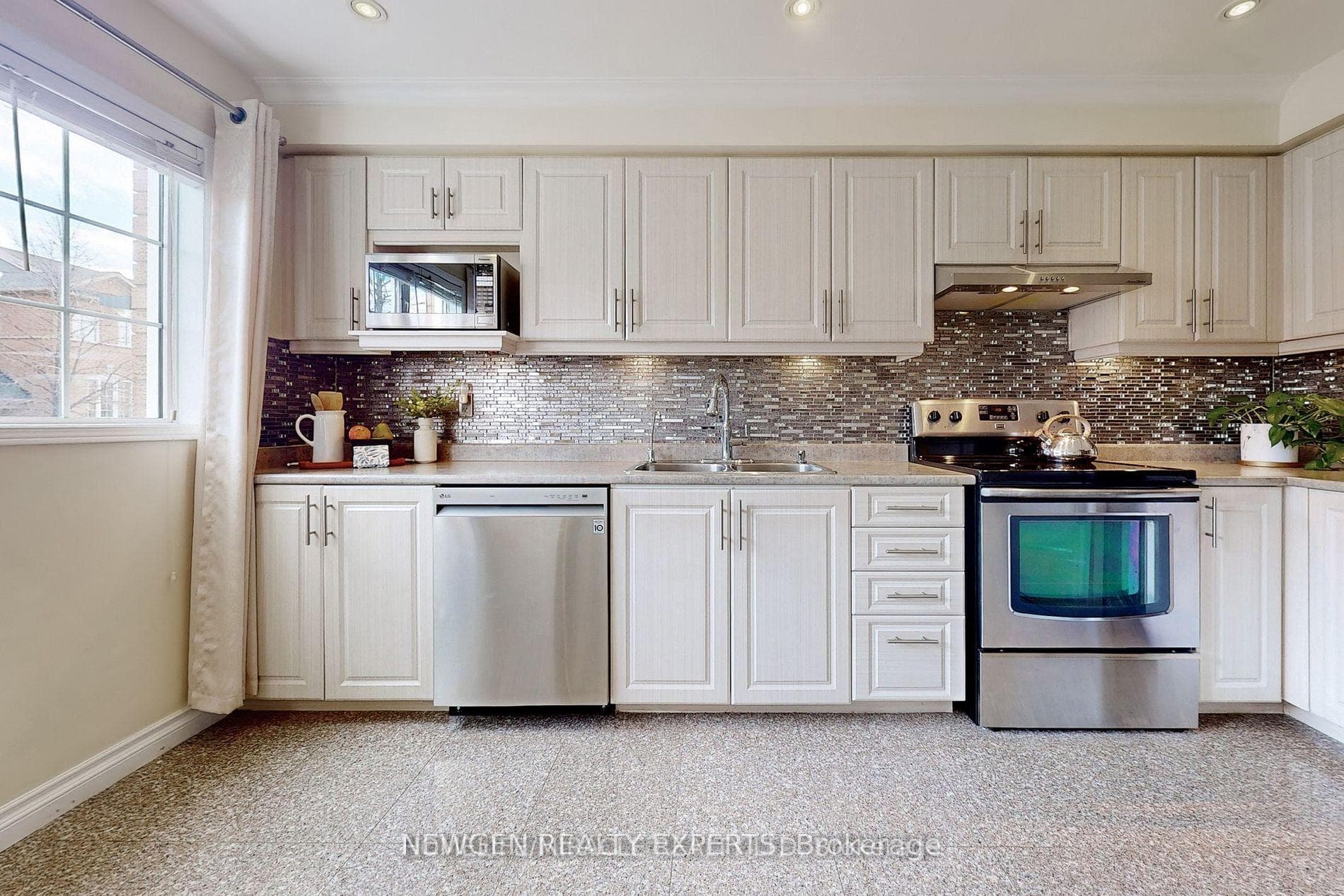 57 Brickyard Way Unit 108 photo 9