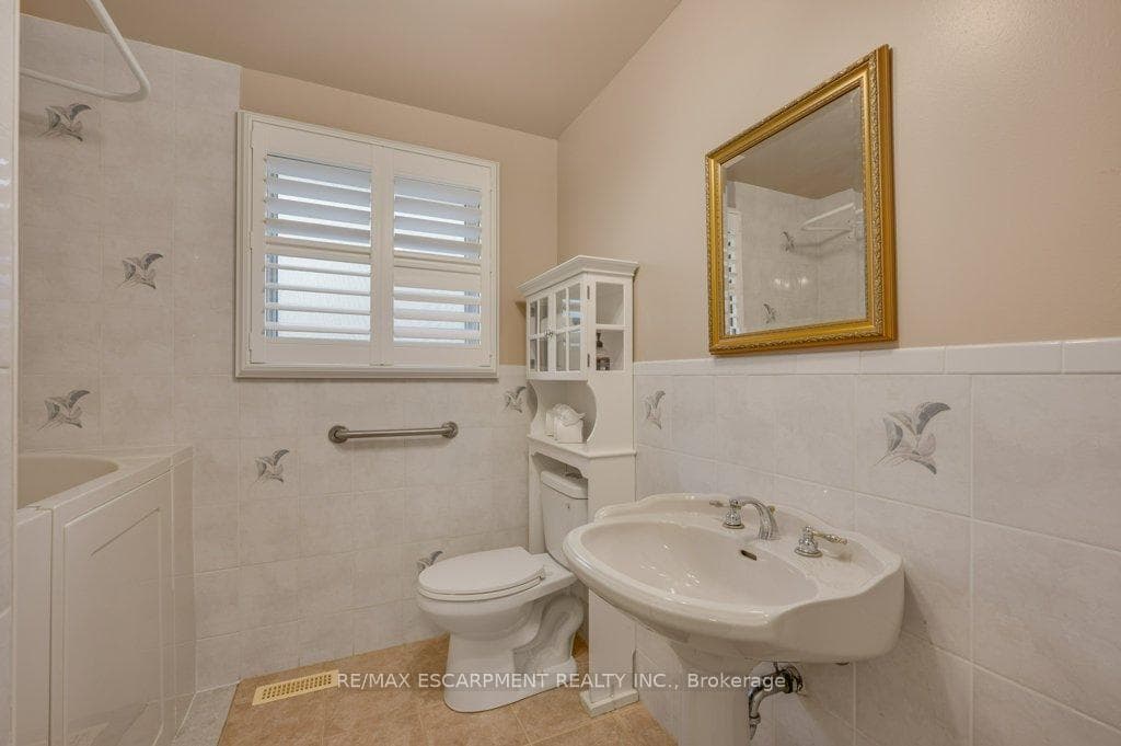 478 Anthony Drive photo 18