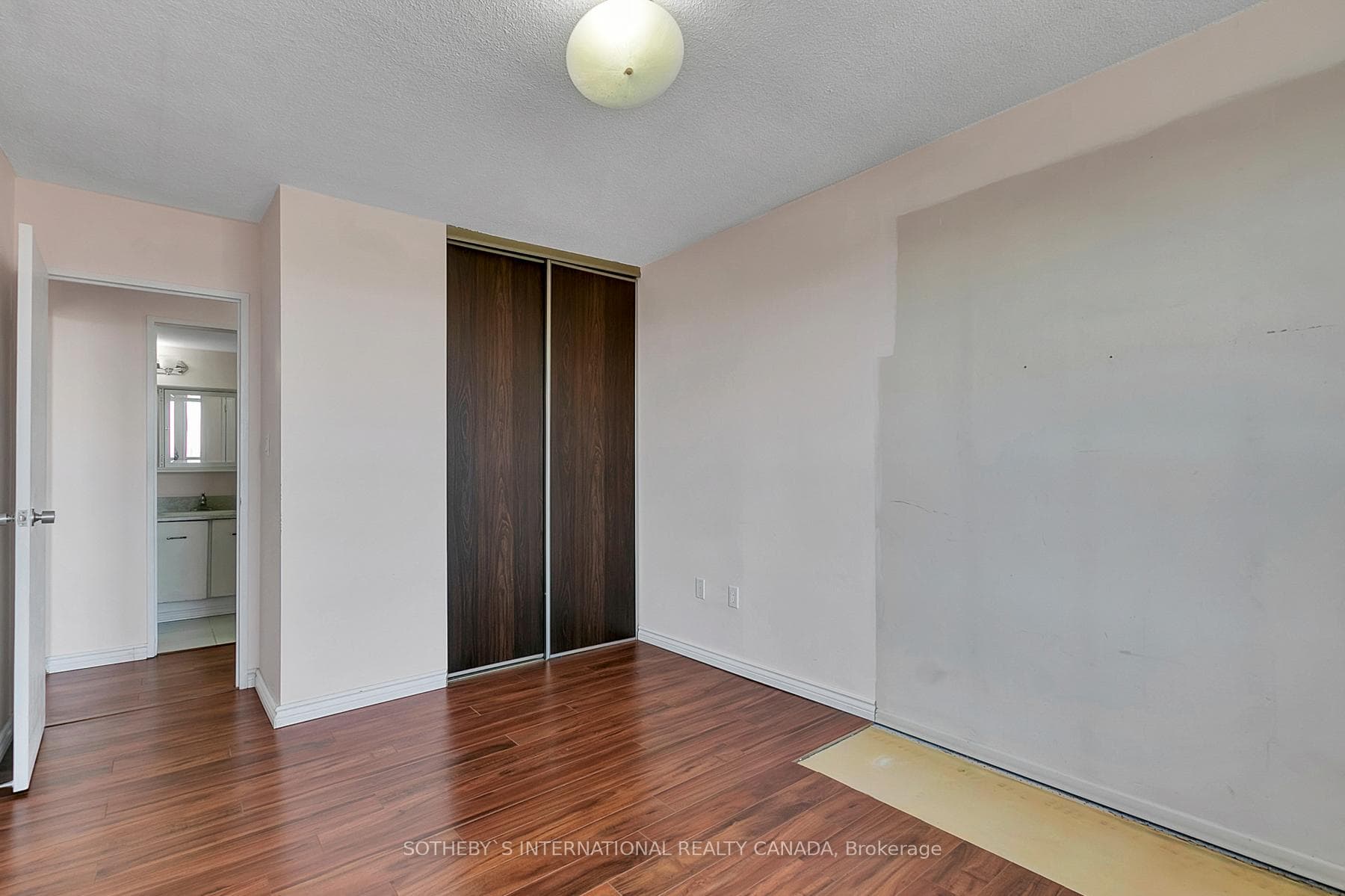 50 Quebec Avenue Unit 2204 photo 25
