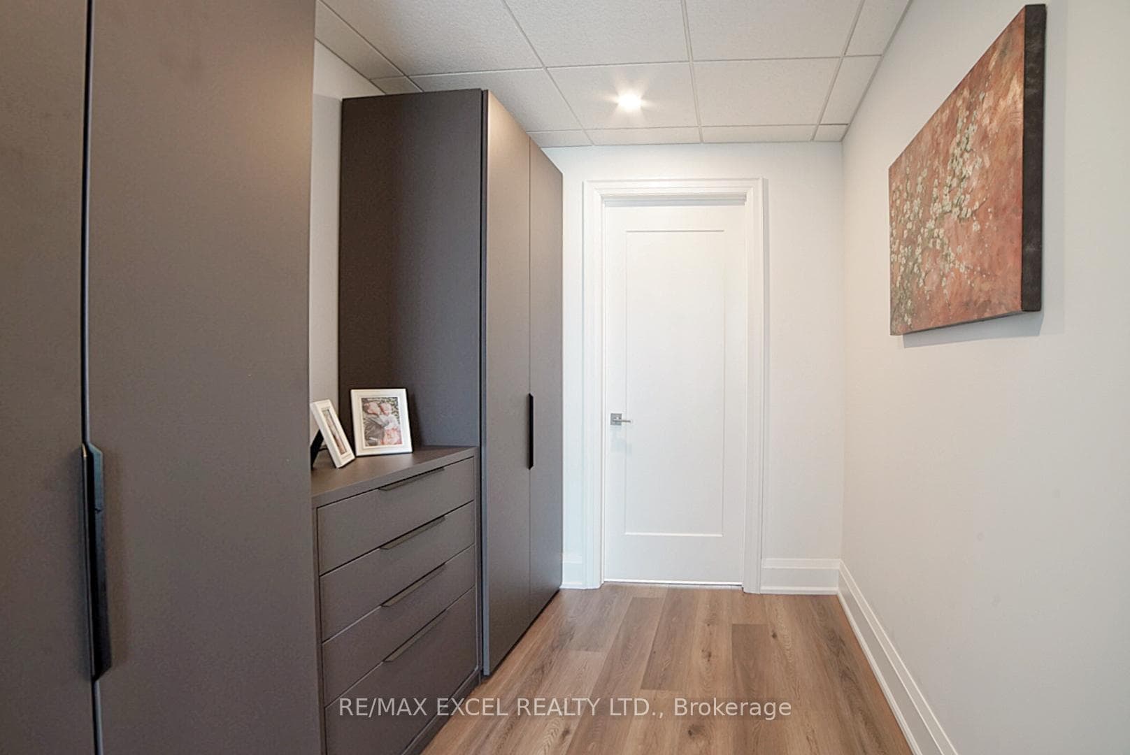 123 High Street photo 17