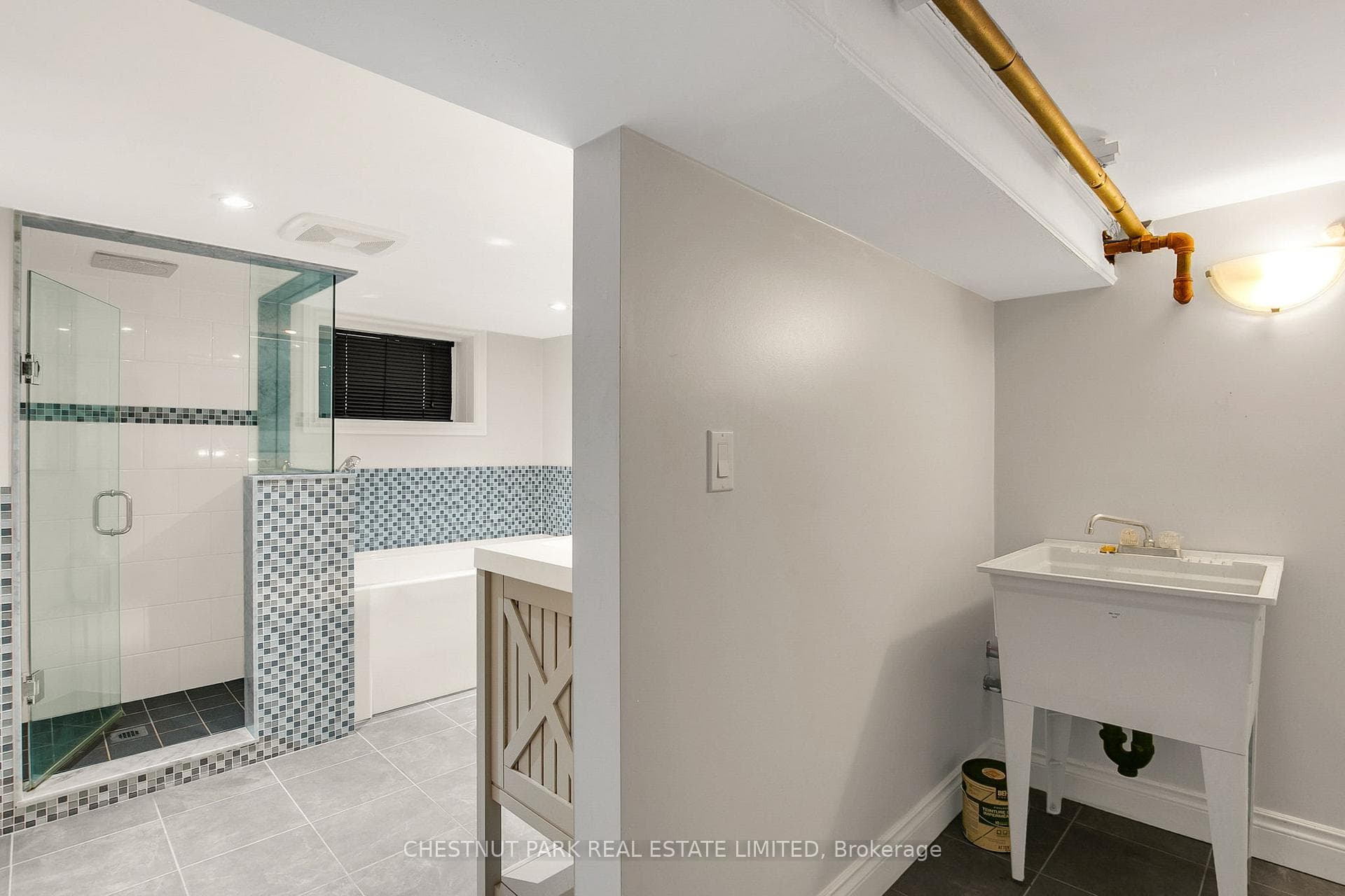 484 Merton Street photo 41