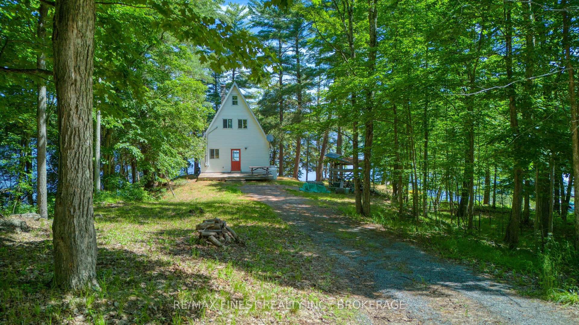 1086 Salamander Lane photo 30