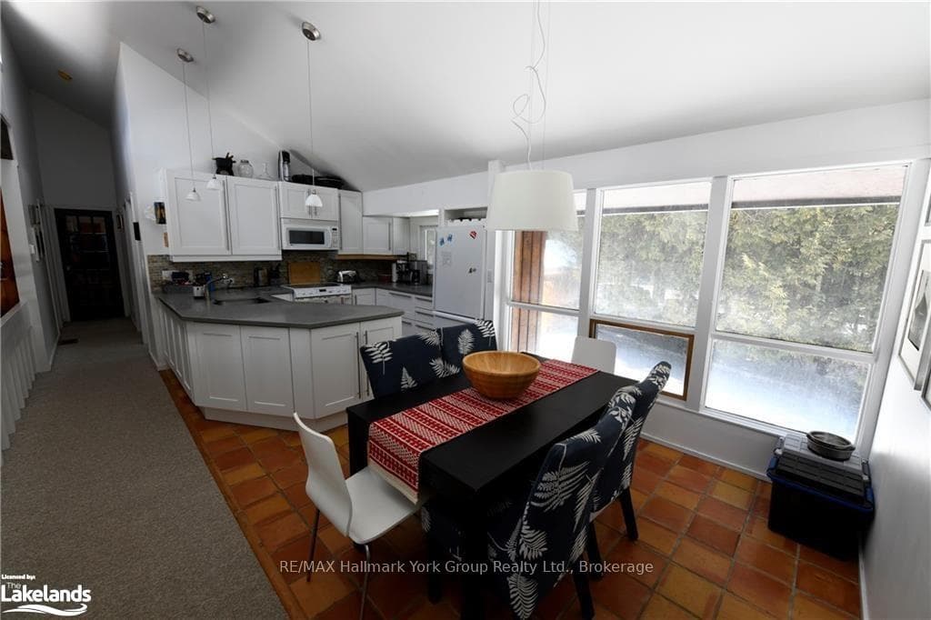 416861 10TH Line photo 12