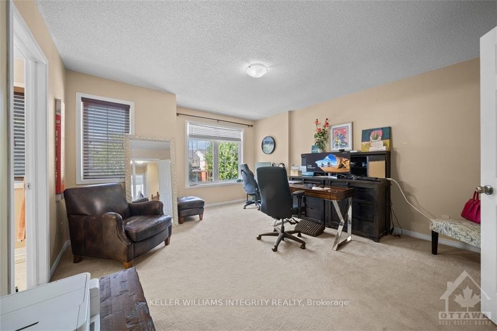 303 APPLECROSS Crescent photo 9