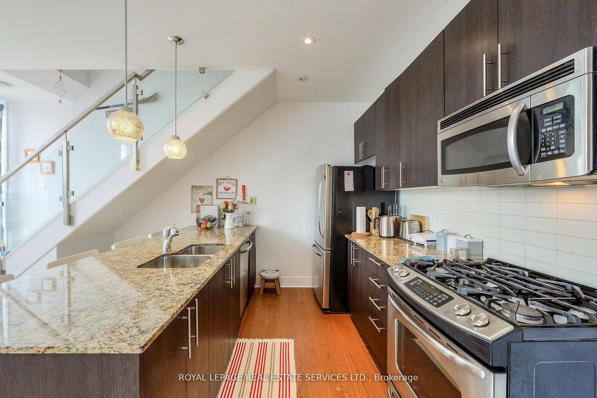 323 Kingston Road Unit 203 photo 11