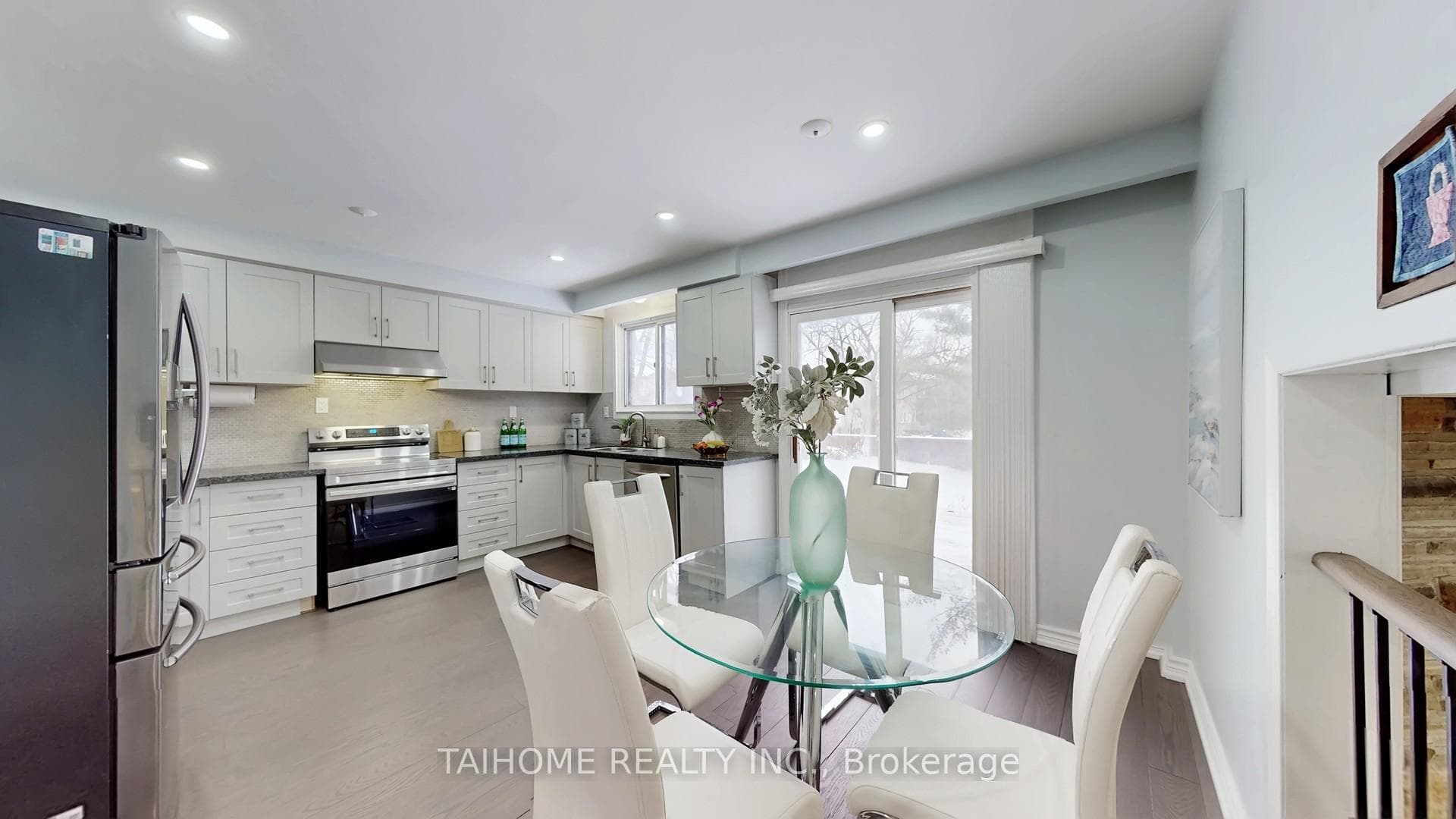 10 Centurion Court photo 12