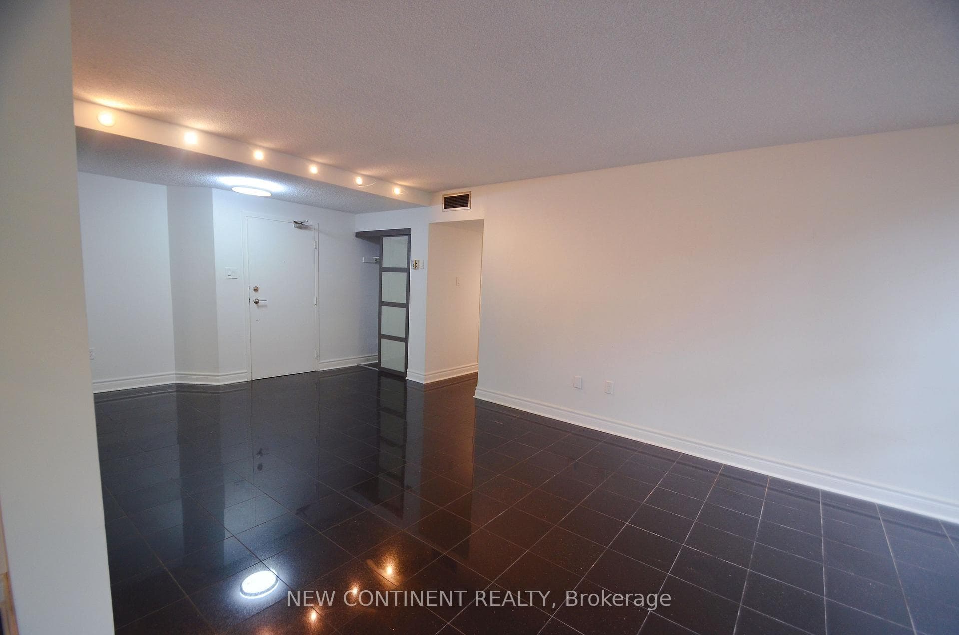 1705 MCCOWAN Road Unit 212 photo 3