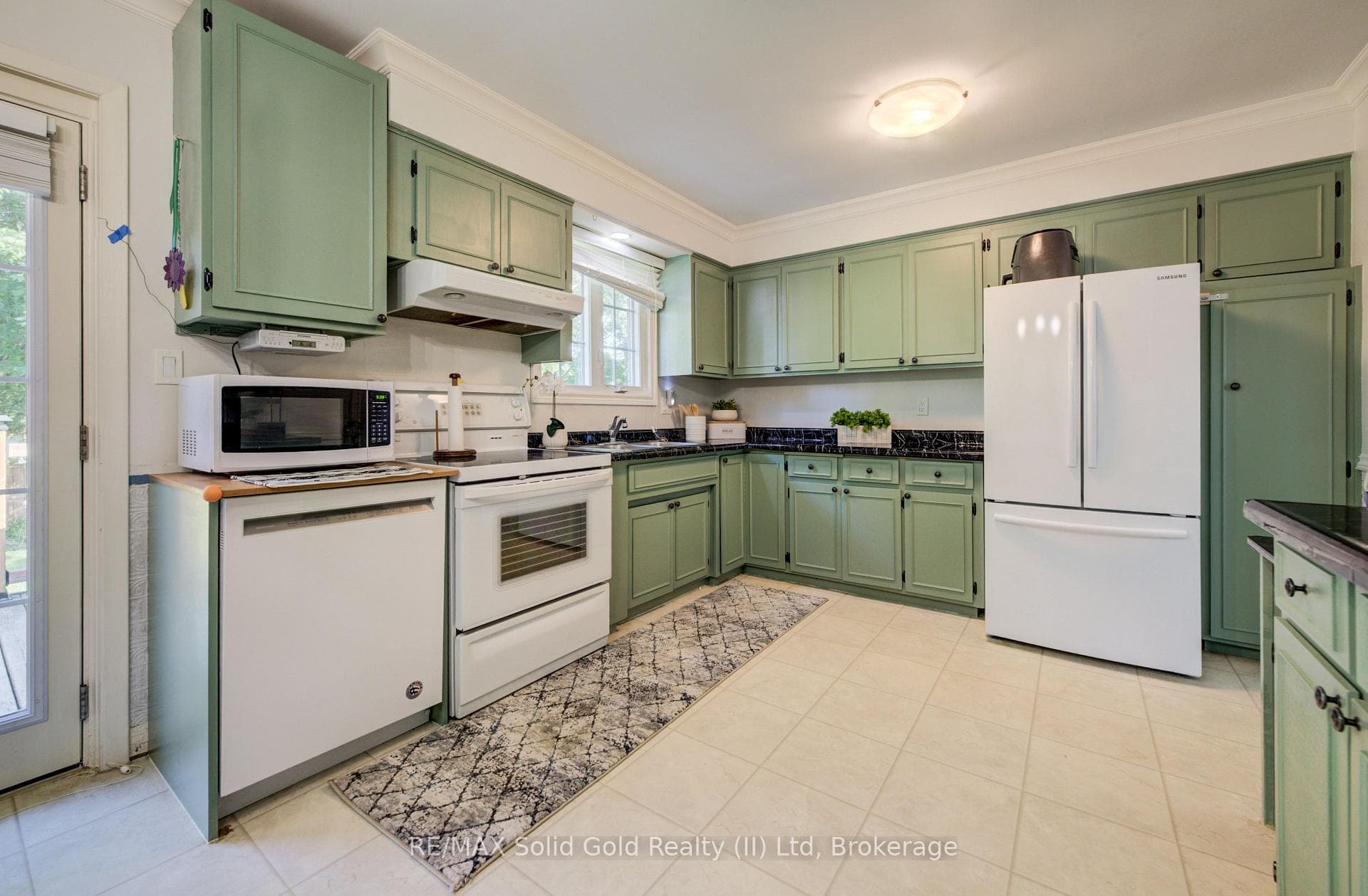 398 Boyne Avenue photo 17