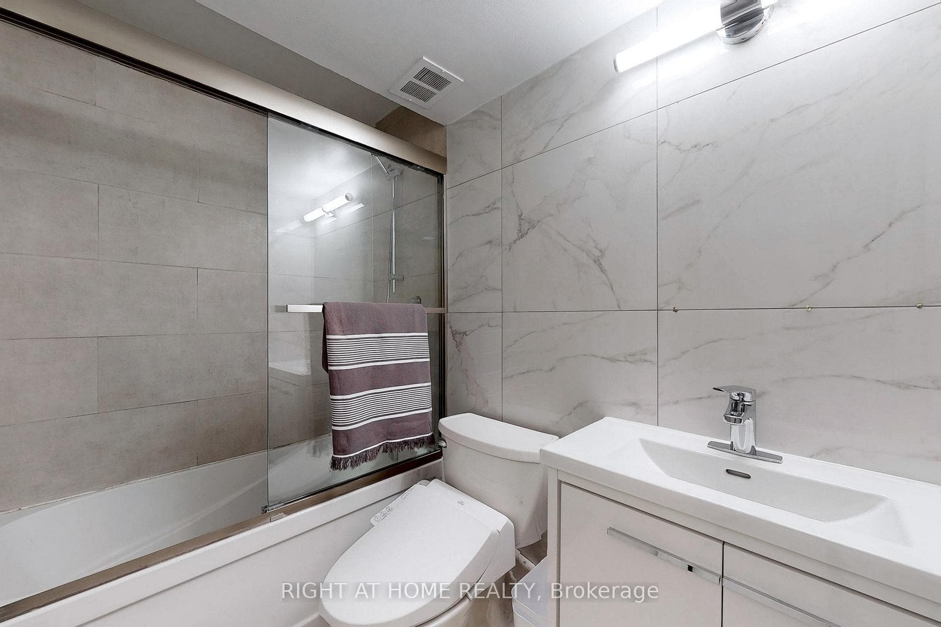 33 Harbour Square Unit 1610 photo 23