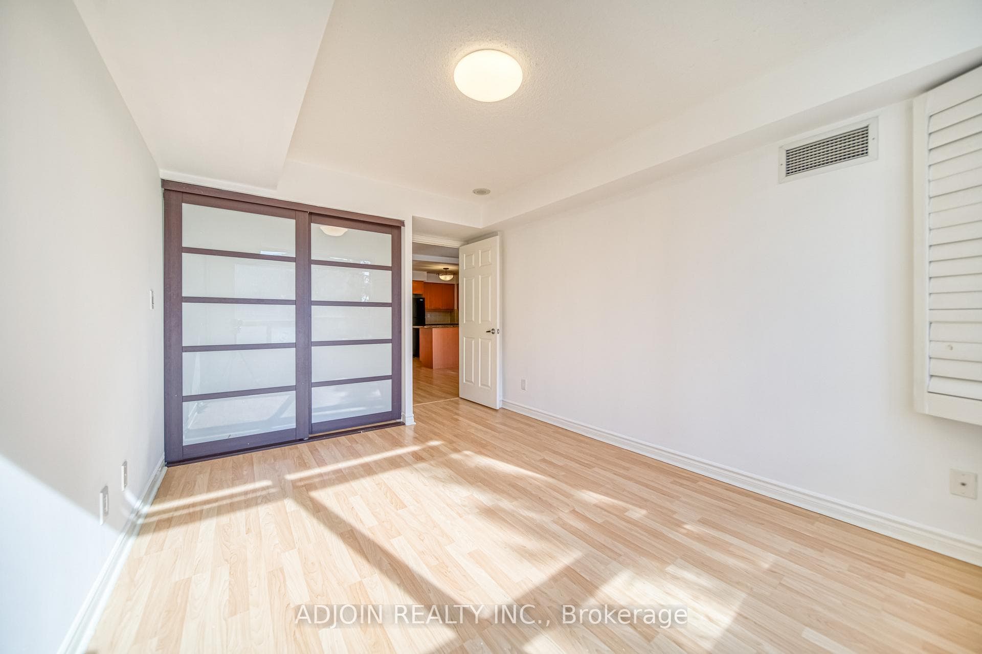 3888 DUKE OF YORK BLVD Boulevard Unit 428 photo 15