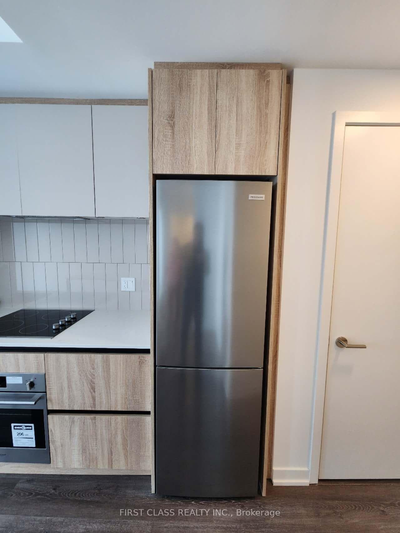 7950 Bathurst Street Unit 812 photo 5