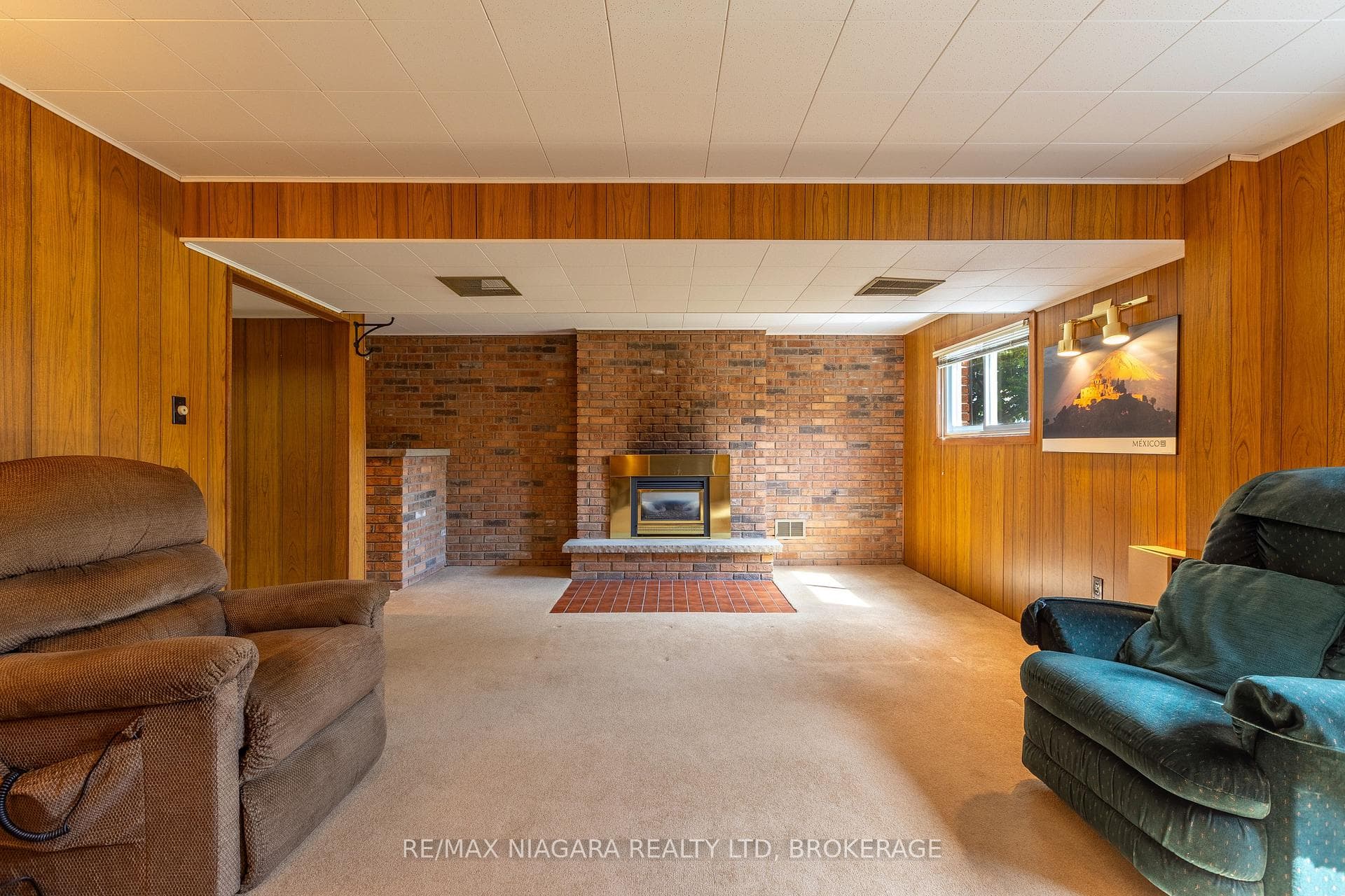 82 Westwood Crescent photo 17