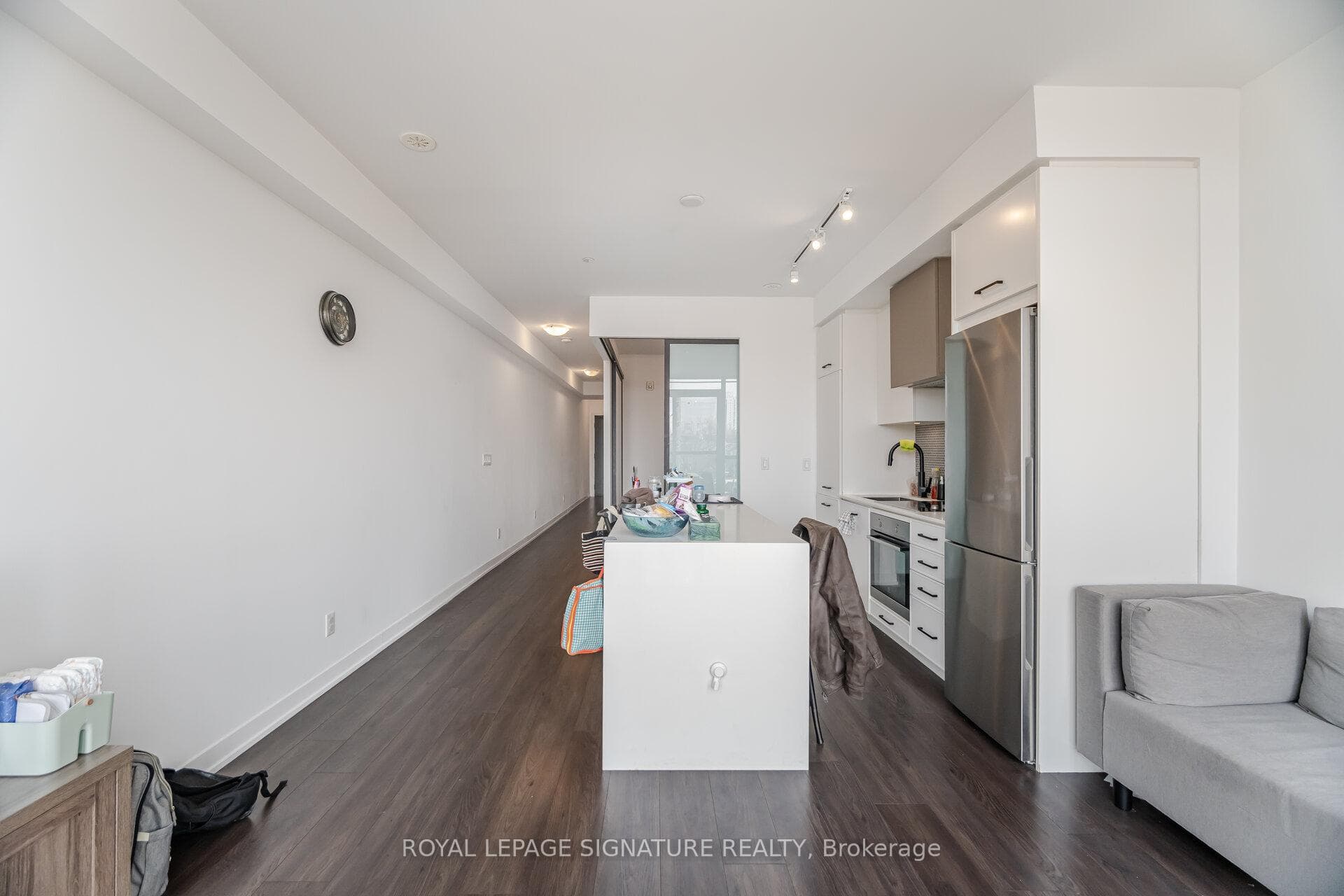 899 Queen Street Unit 407 photo 20