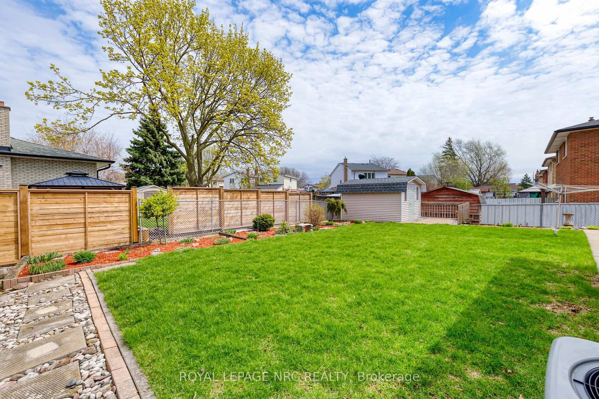 Plenty of room for kids + pets to play freely