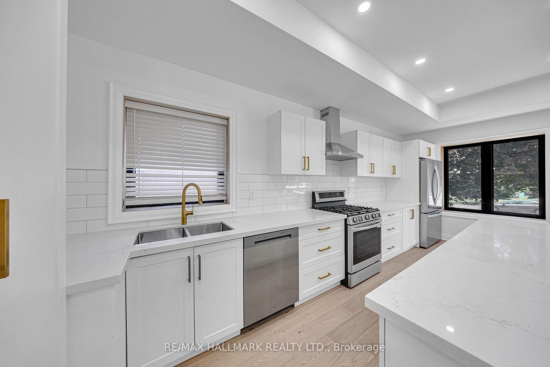 978 Midland Avenue photo 18