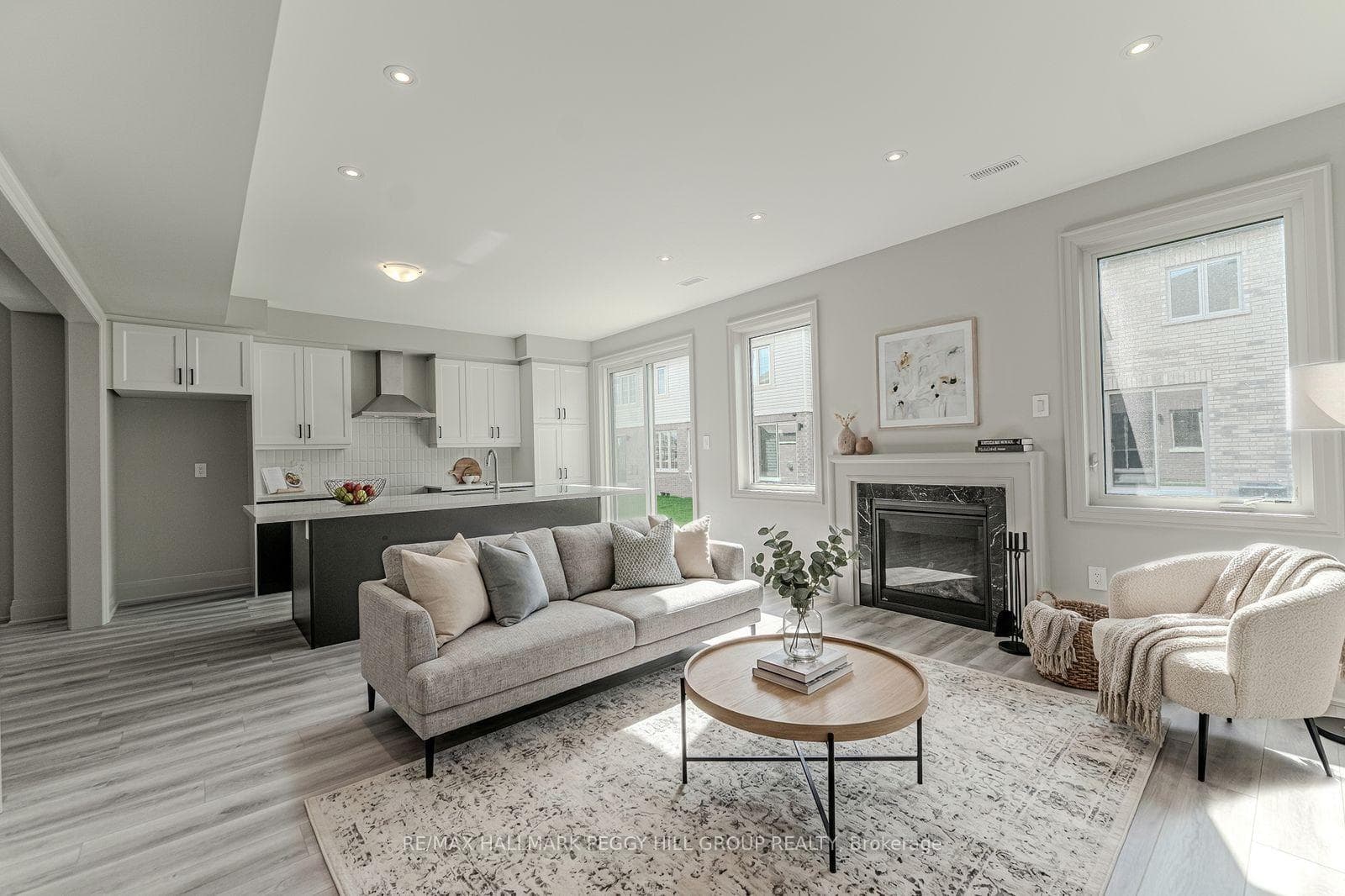 5 Amsterdam Drive photo 2
