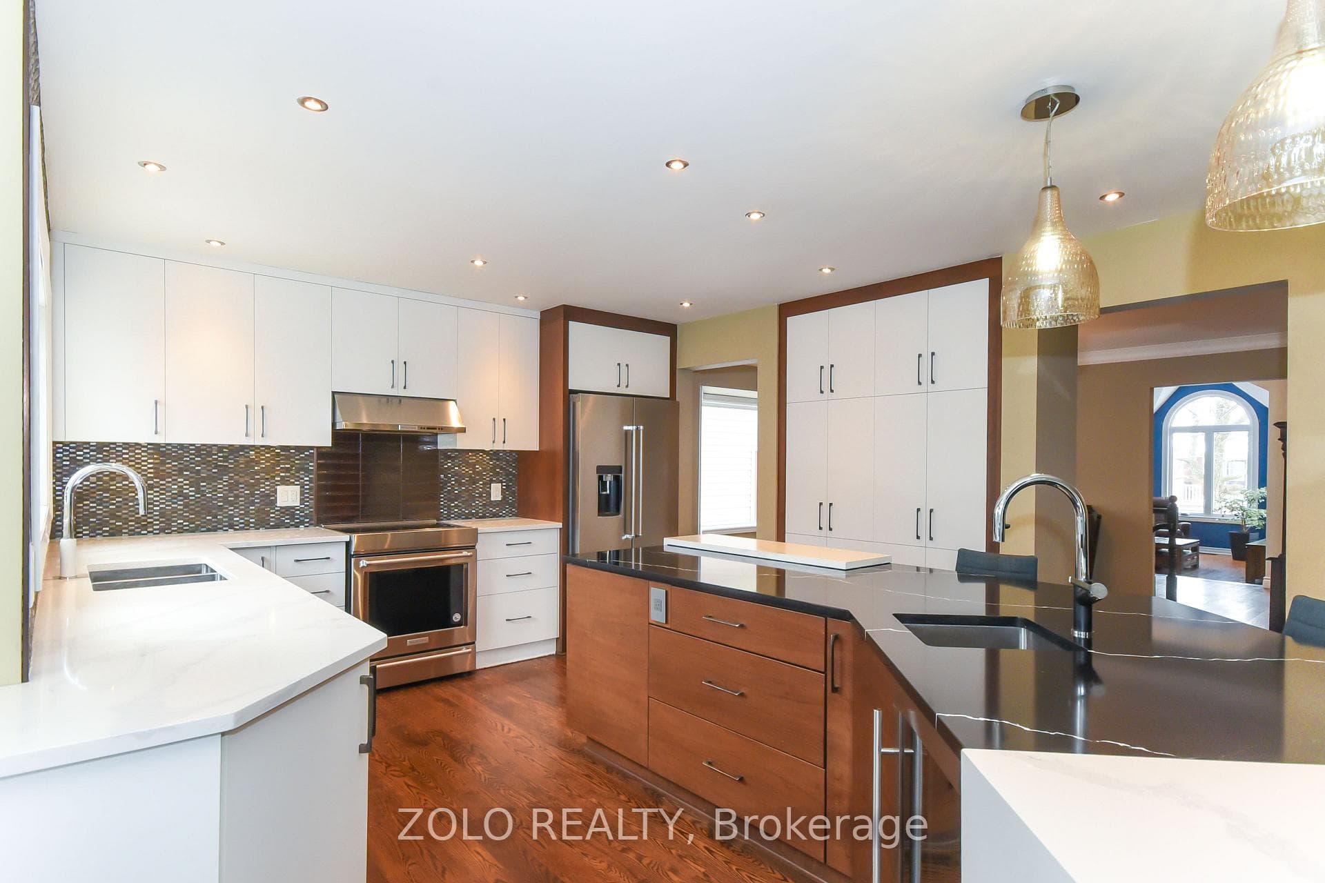 1392 Talcy Crescent photo 4