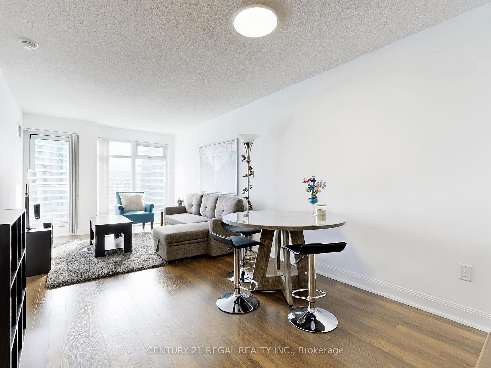 2191 Yonge Street Unit 2812 photo 8