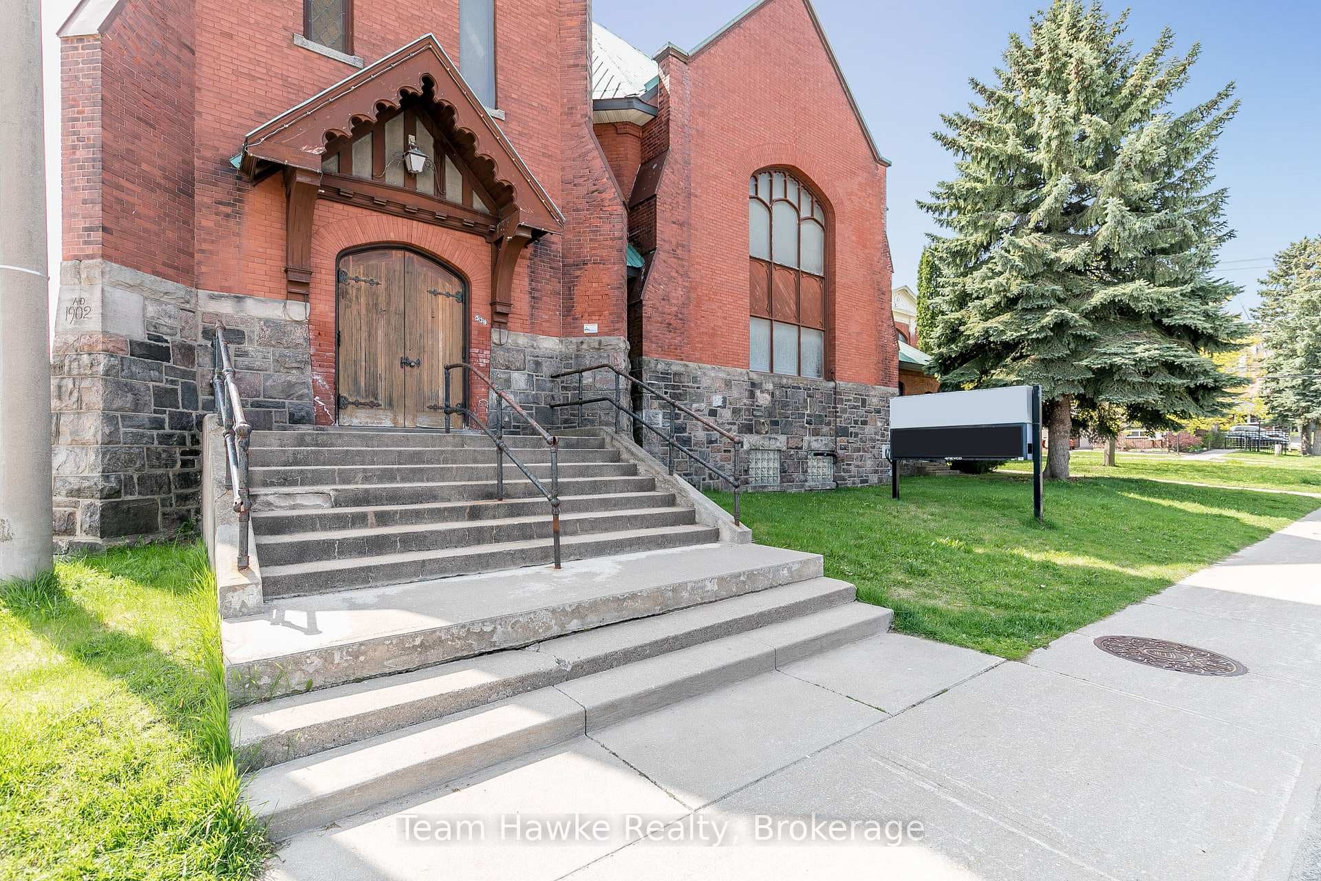 539 HUGEL Avenue photo 4