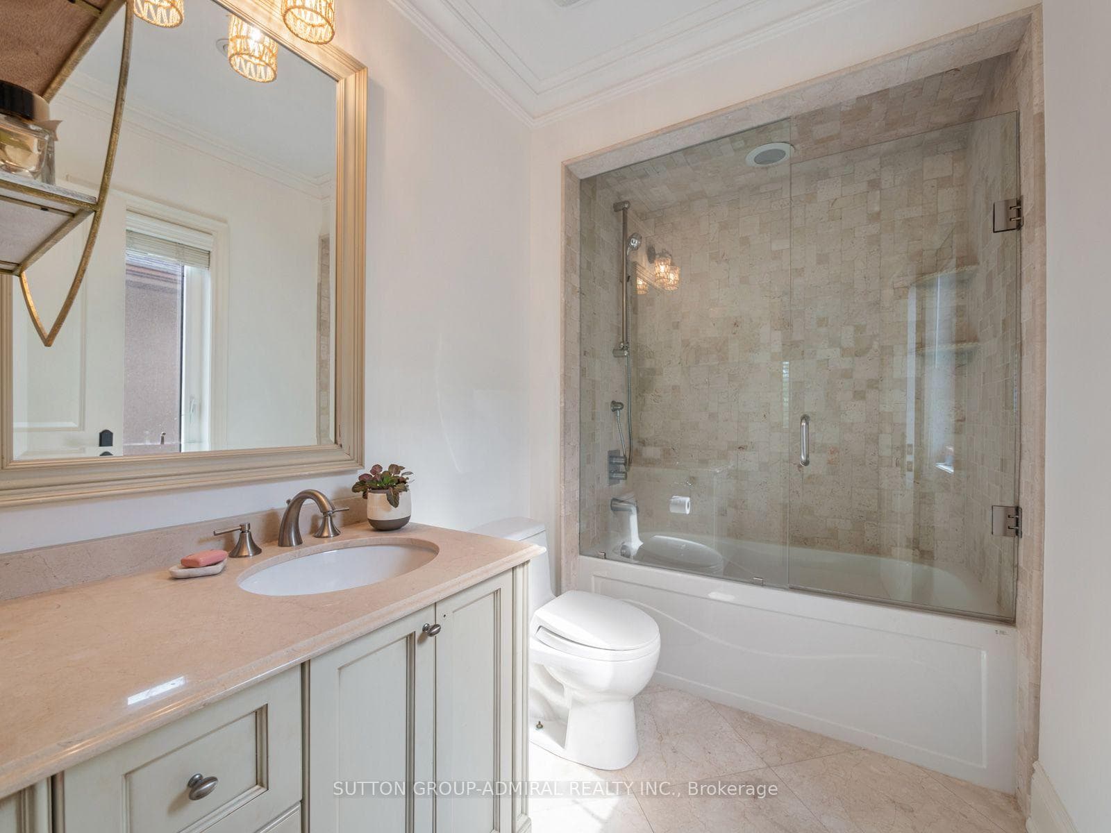 35 Wentworth Avenue photo 31