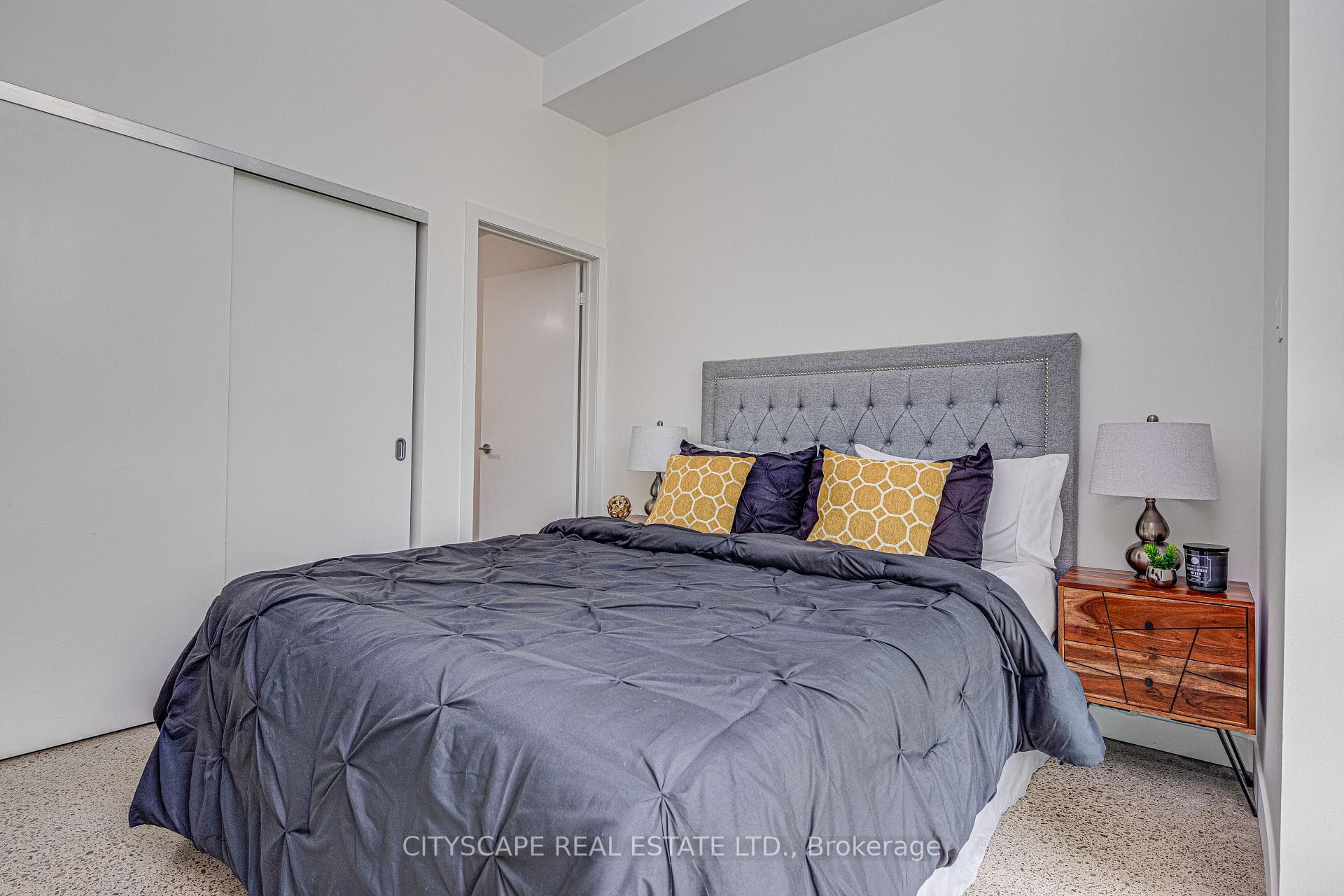 510 King Street Unit 313 photo 25