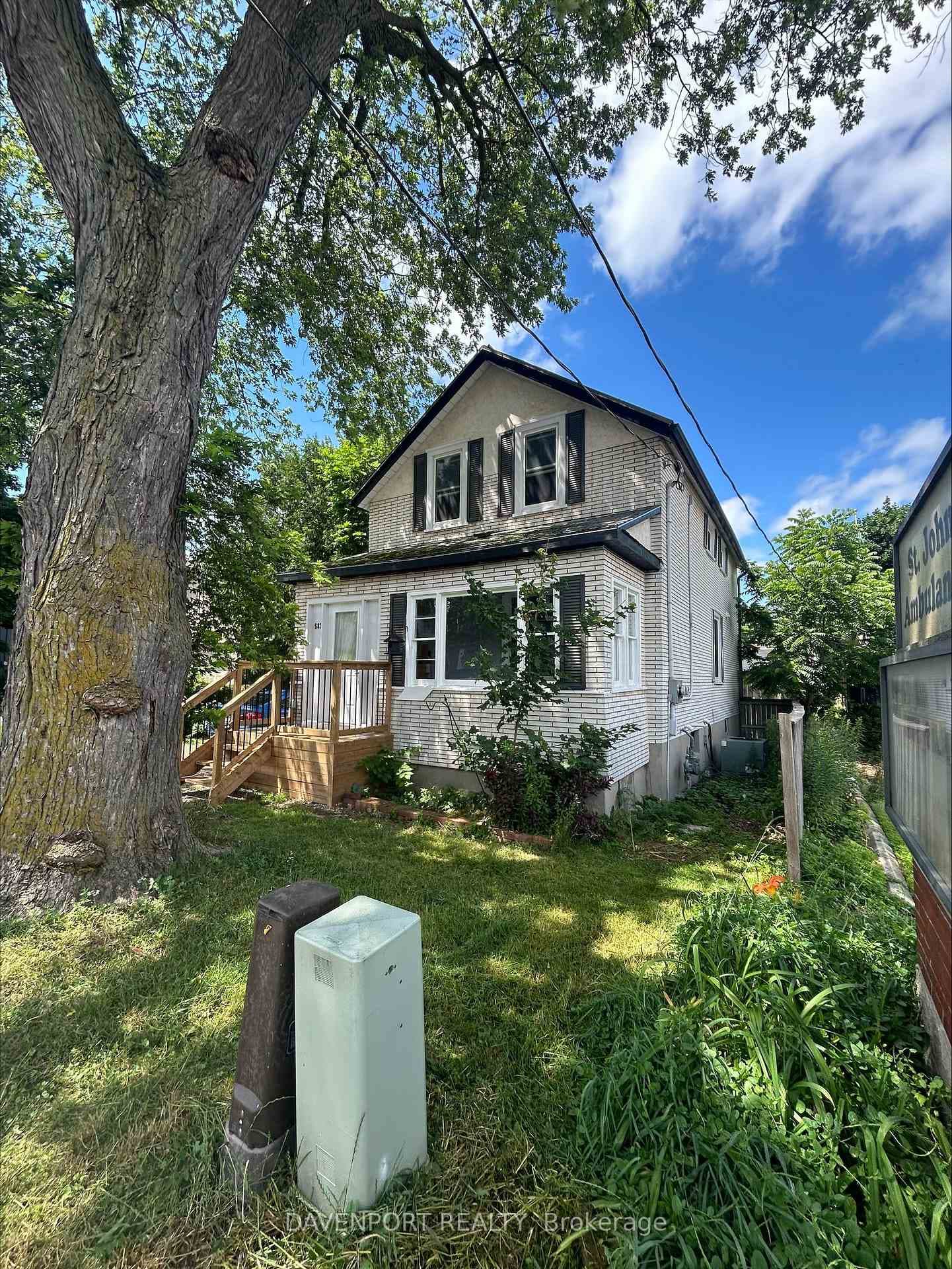 583 Canterbury Street photo 1