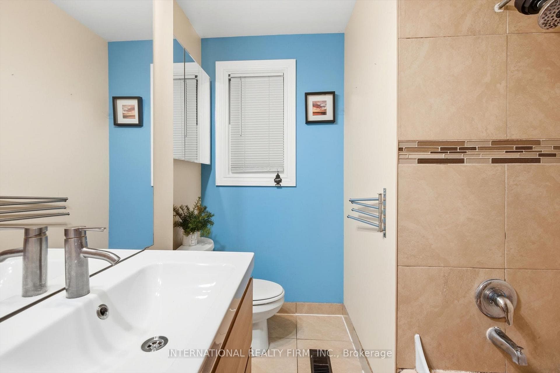 84 Hadrian Drive photo 14