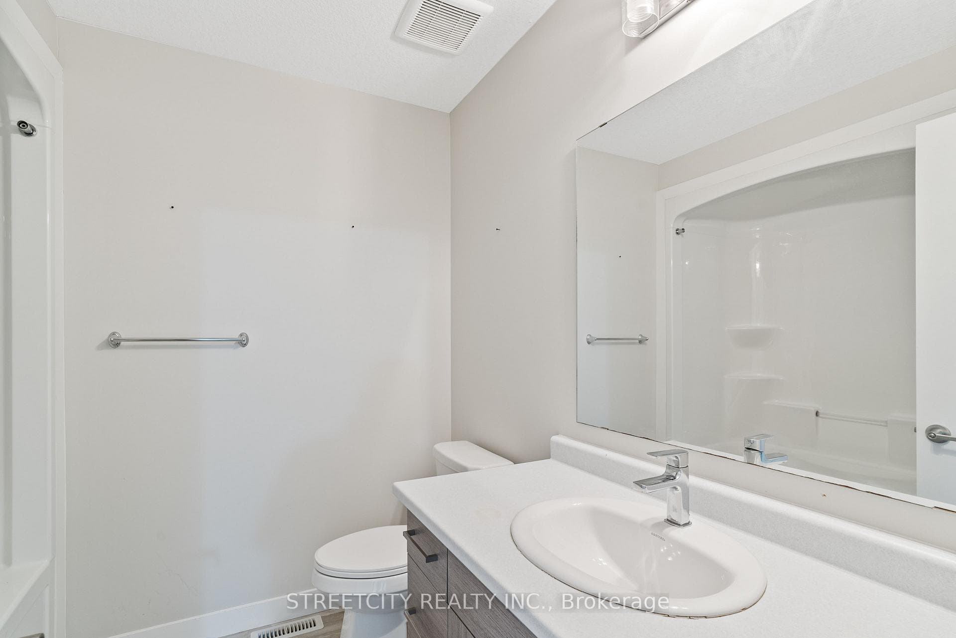 964 West Village Square photo 34