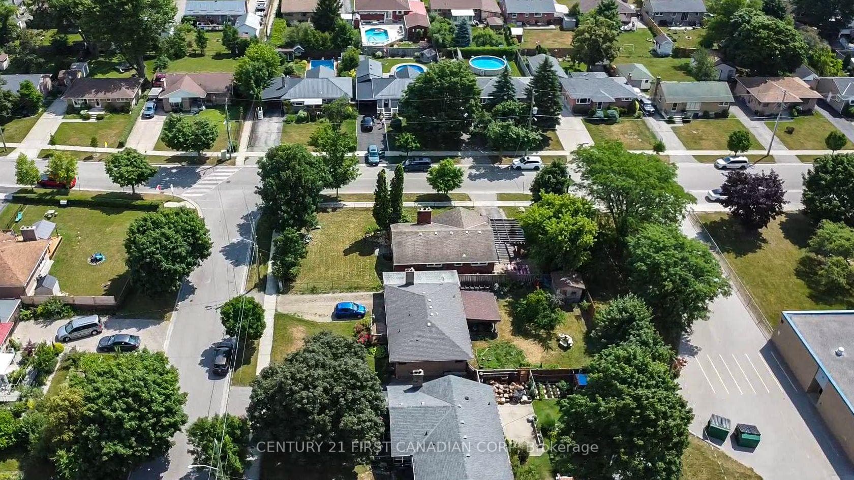 1721 Moffatt Avenue photo 46
