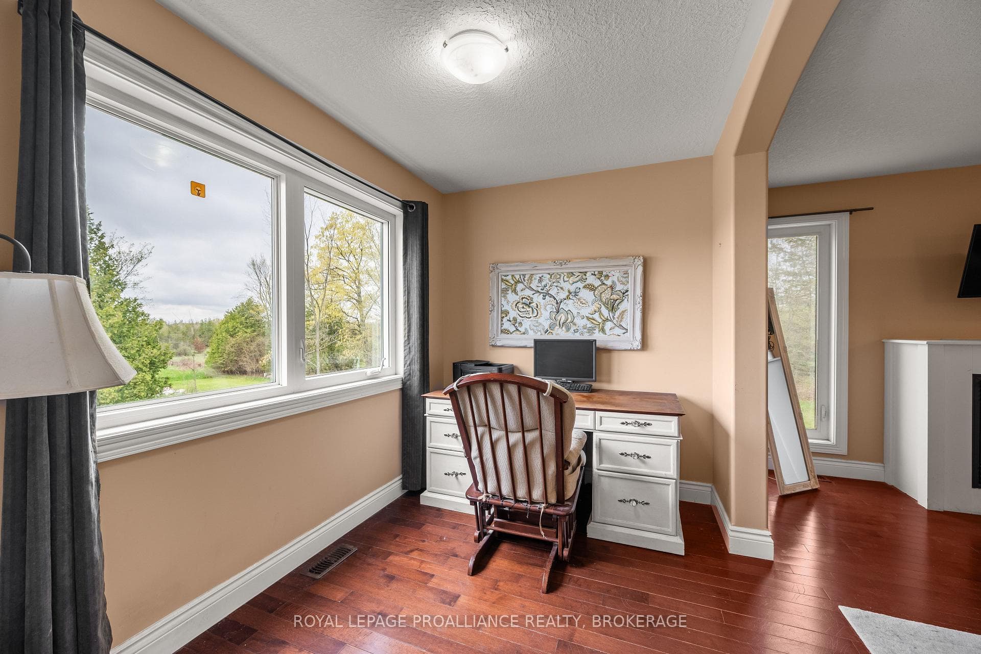 730 Roblin Road photo 12