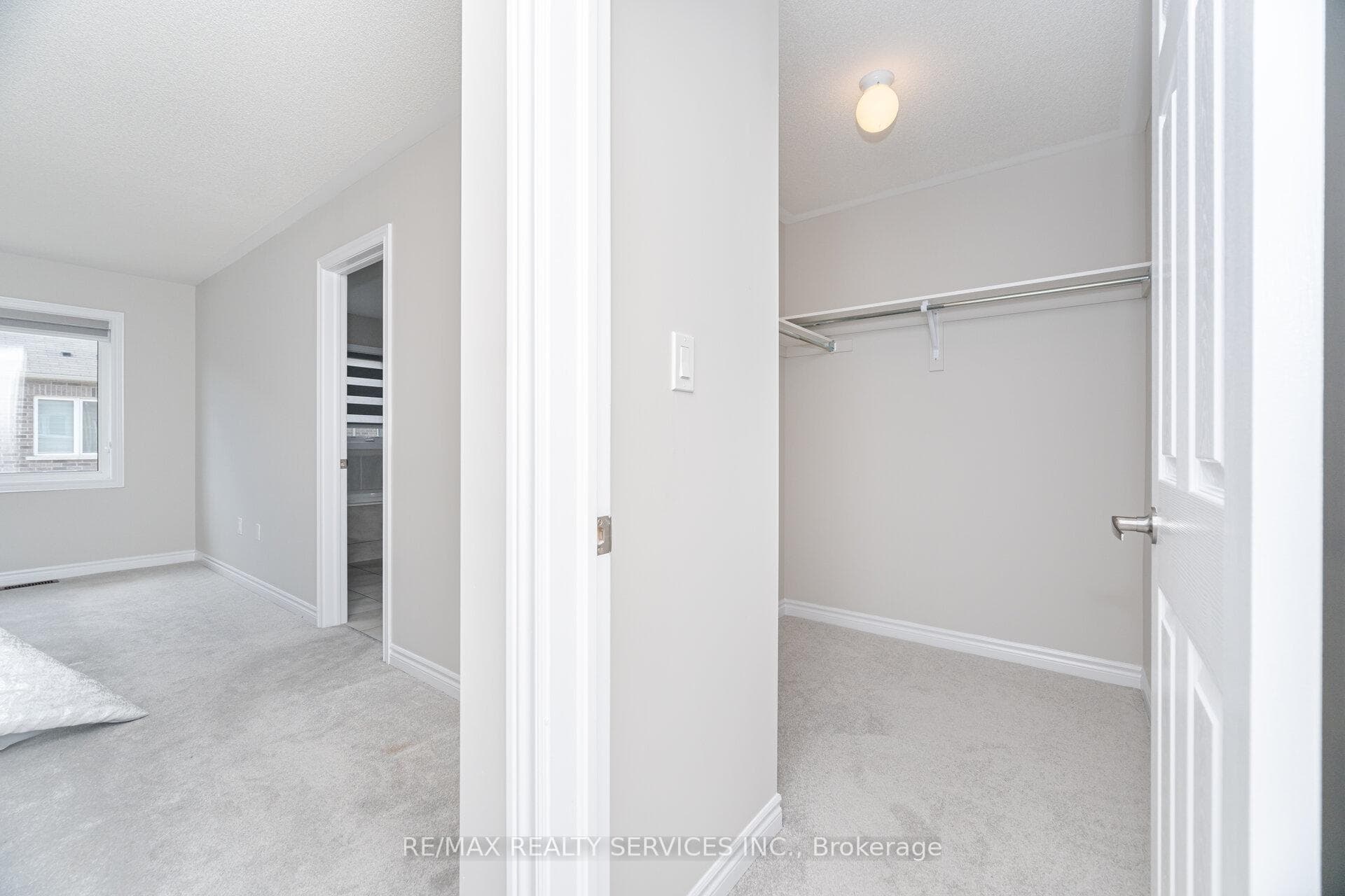 93 Royal Fern Crescent photo 23