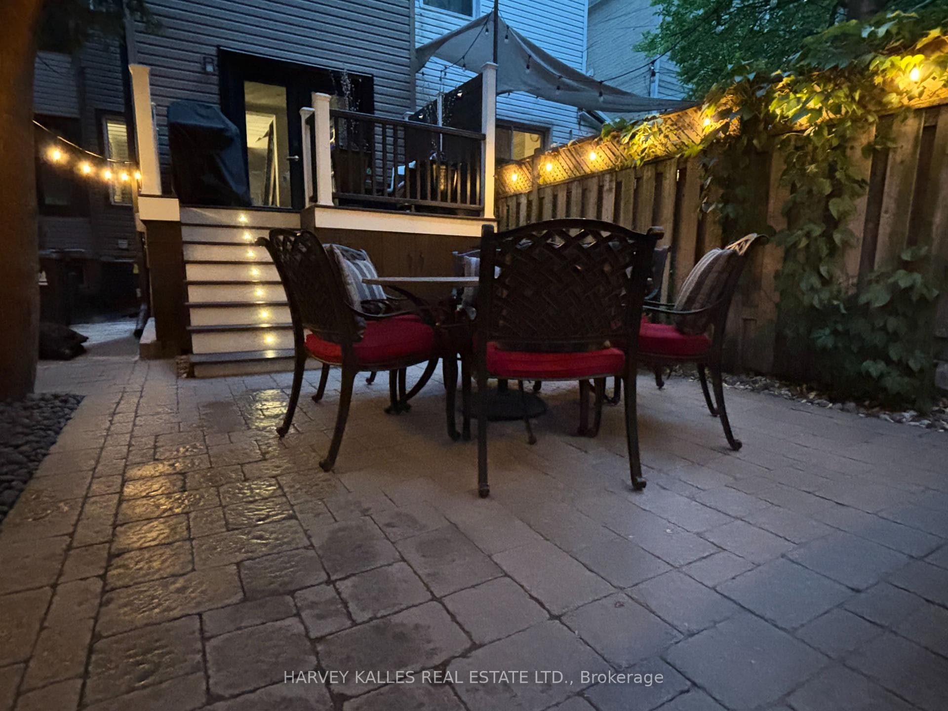 65 Tiverton Avenue photo 40