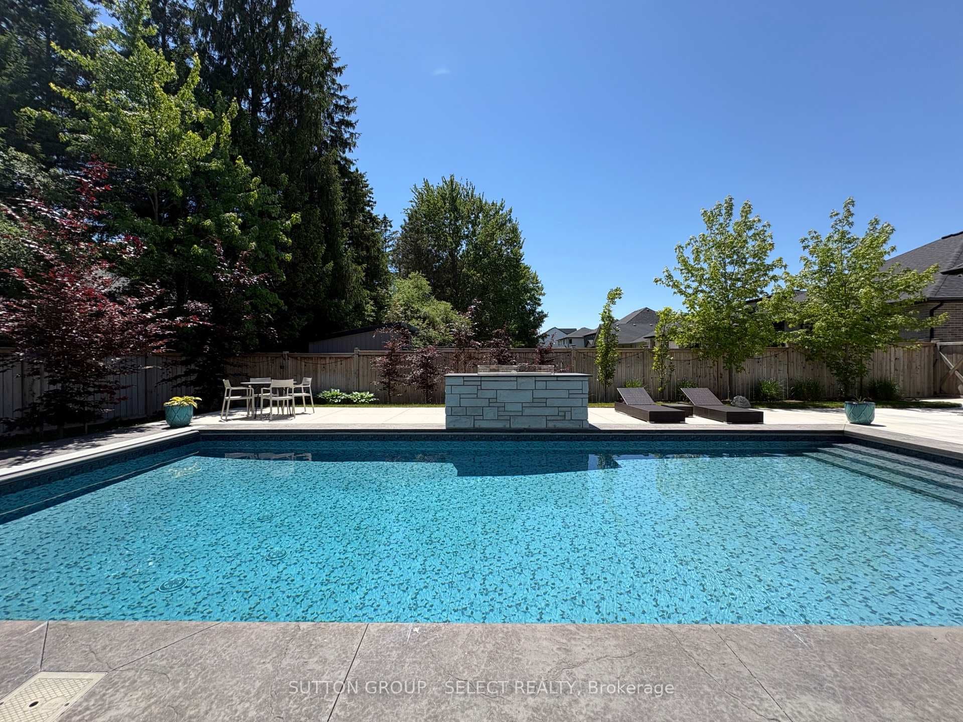 SUMMER POOL!