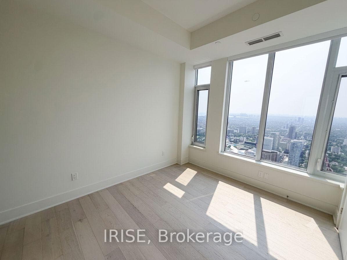 11 Yorkville Avenue Unit 5909 photo 13