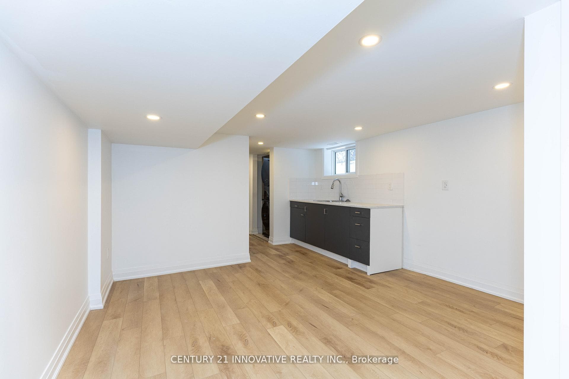 371 Milverton Boulevard photo 36